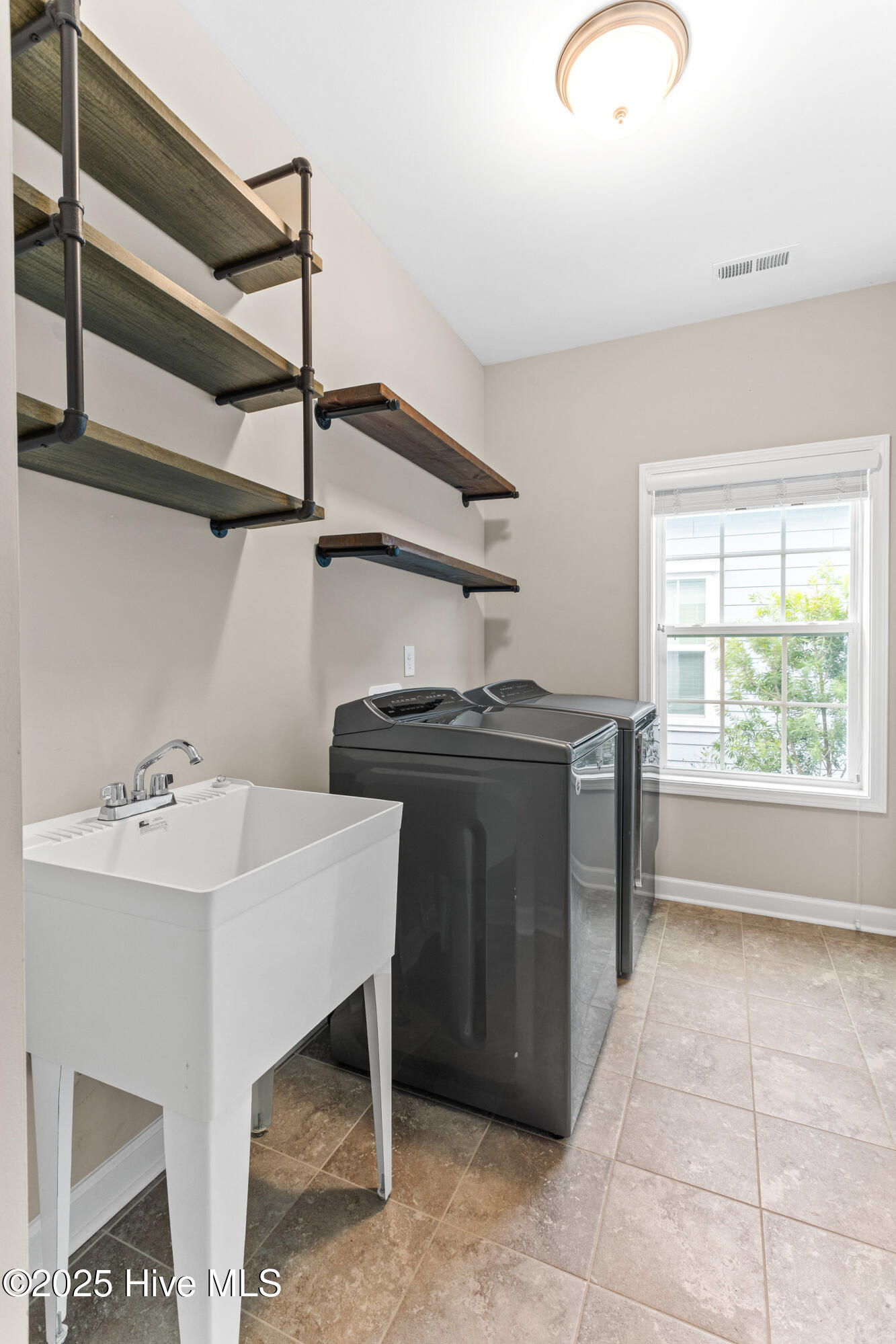 100538755 | Photo 28