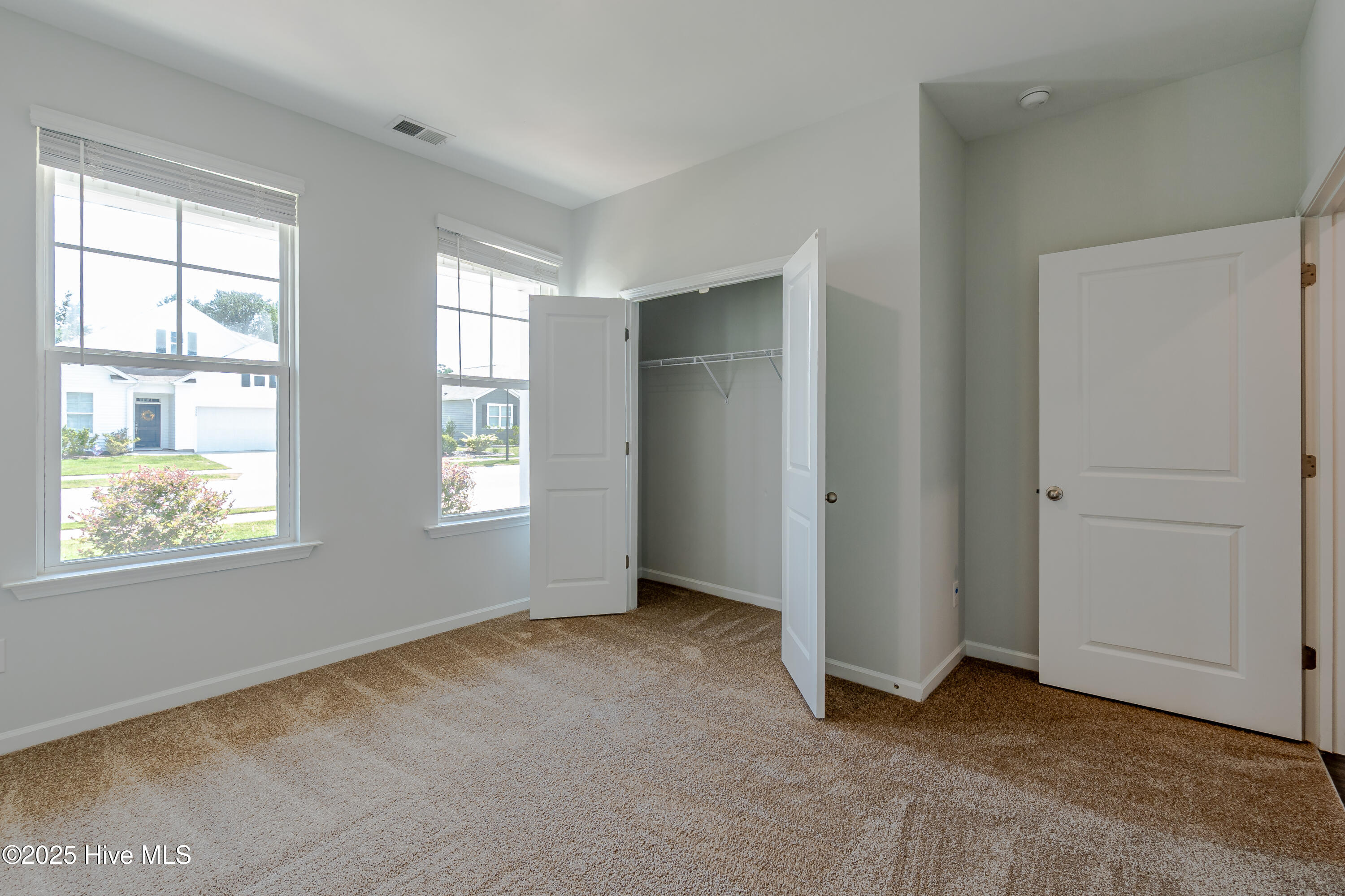 100526053 | Photo 36