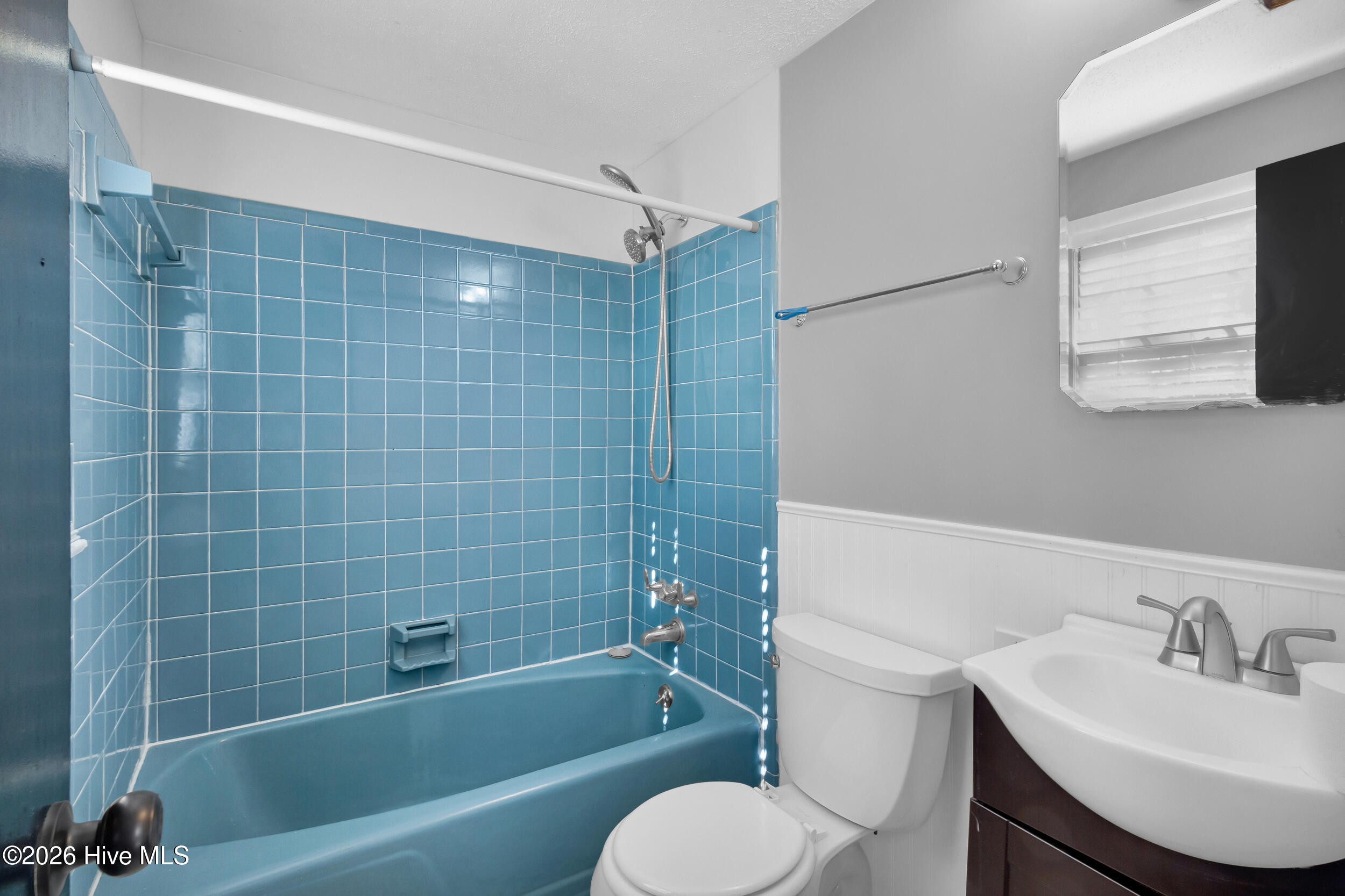 100547330 | Photo 22