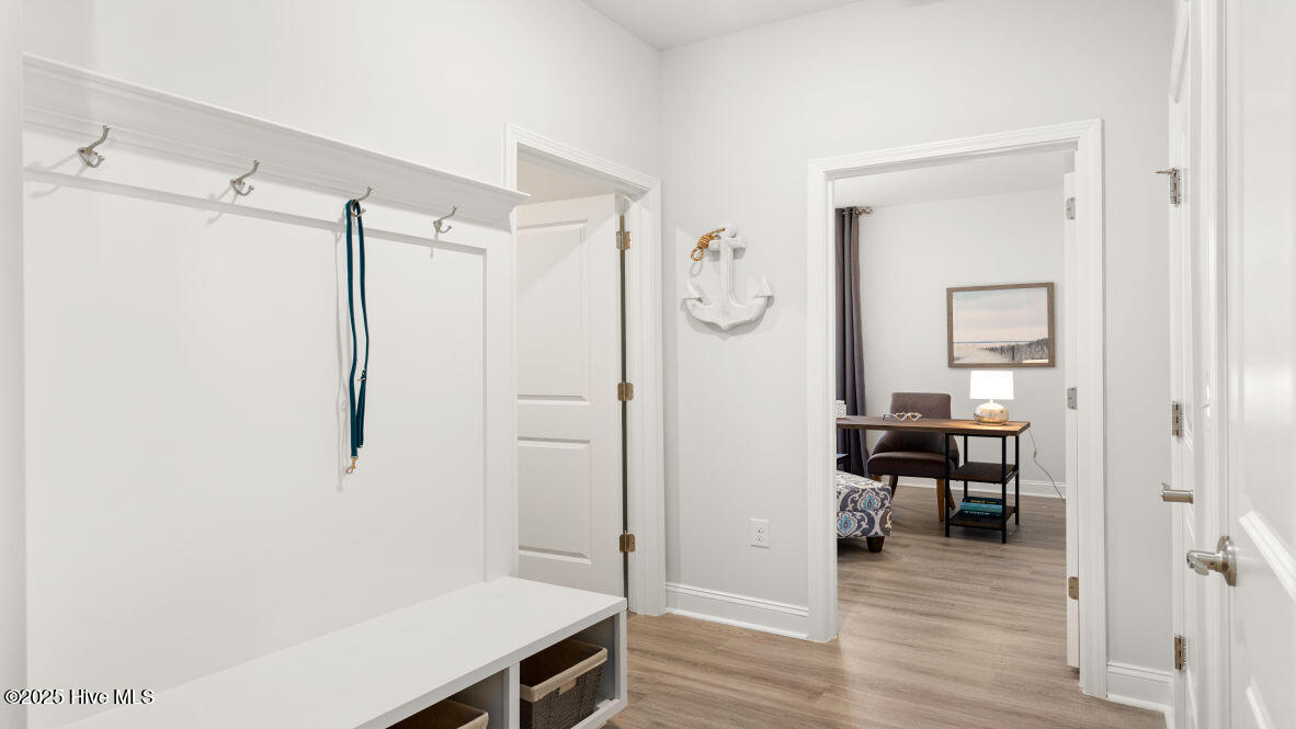 100557917 | Photo 29