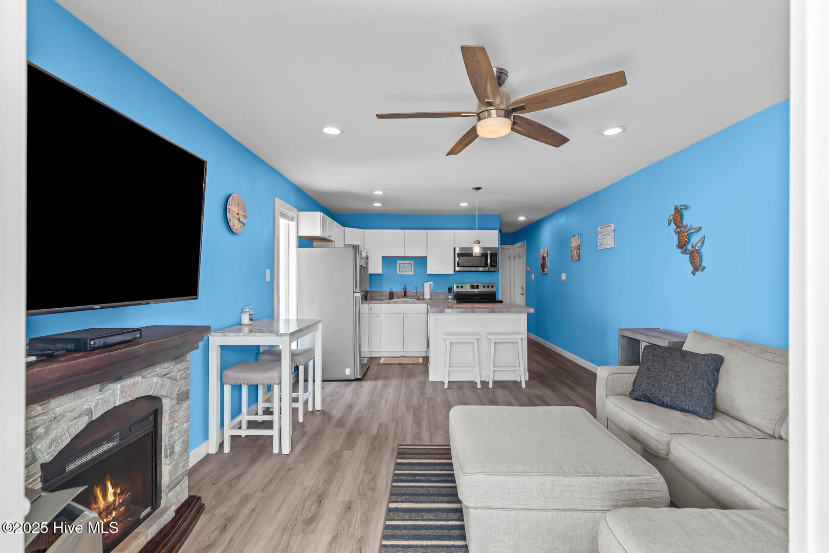 100505296 | Photo 24