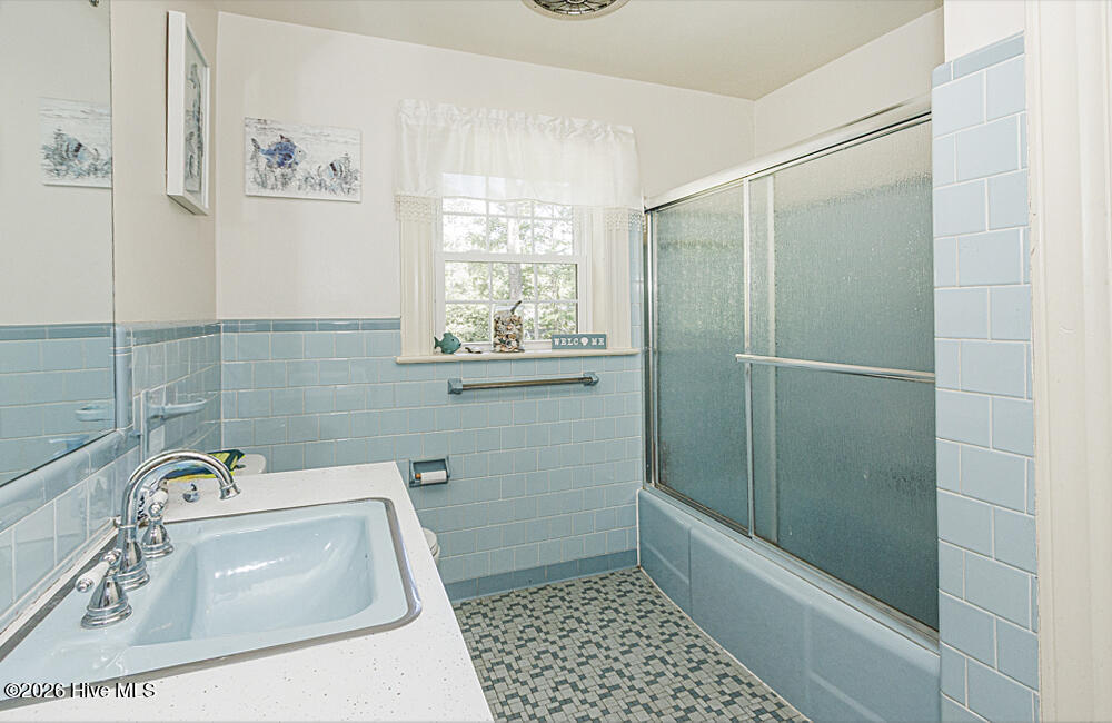 Upstairs Bath