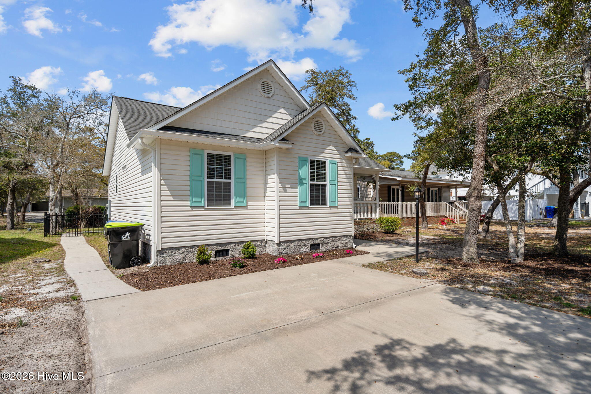 100564732 | Photo 38