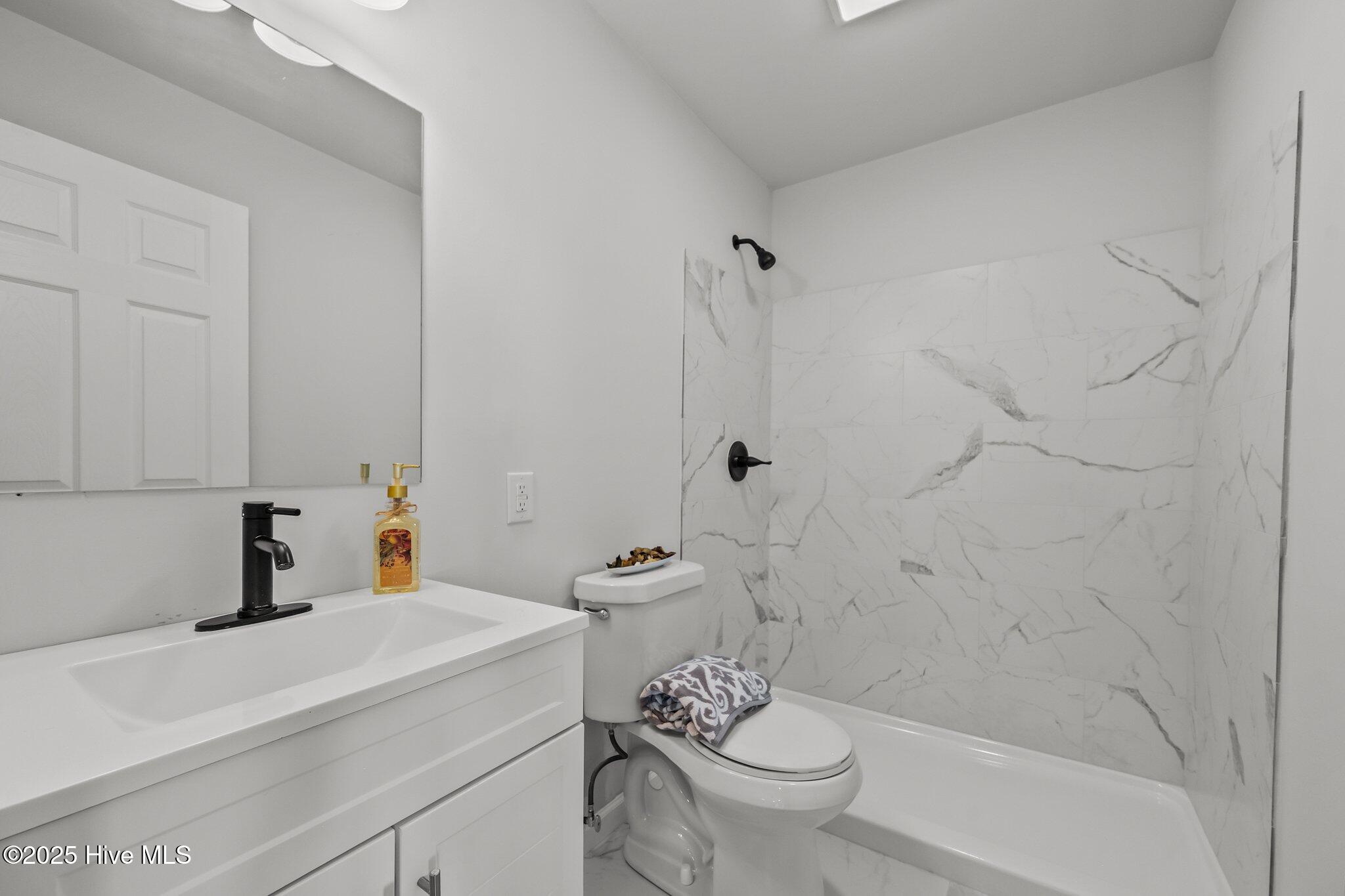 100544808 | Photo 31