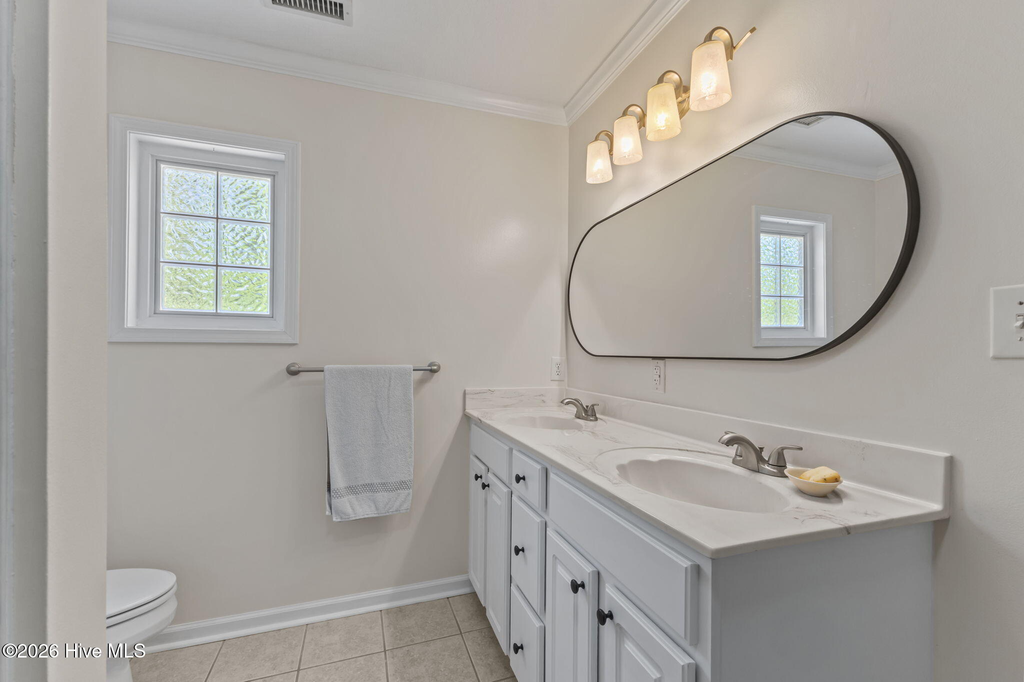 100569957 | Photo 19