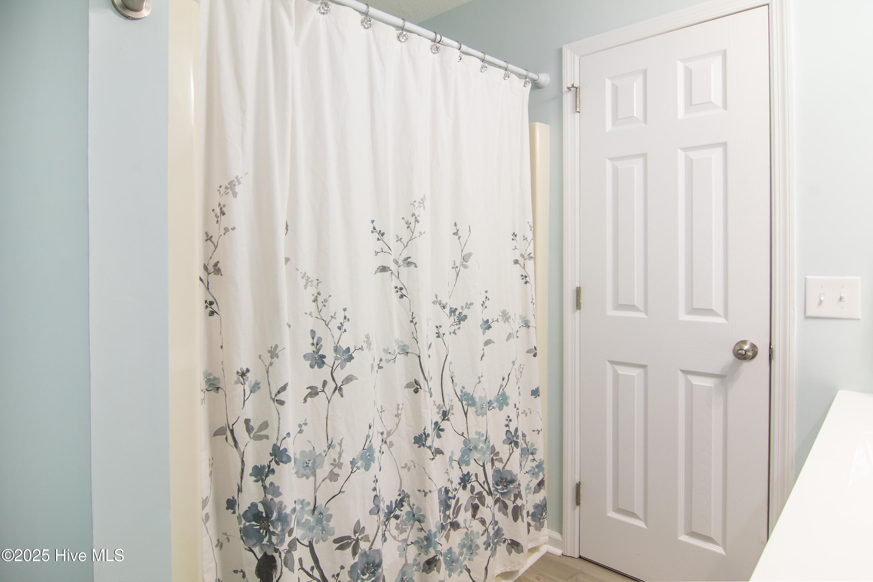 100529412 | Photo 35