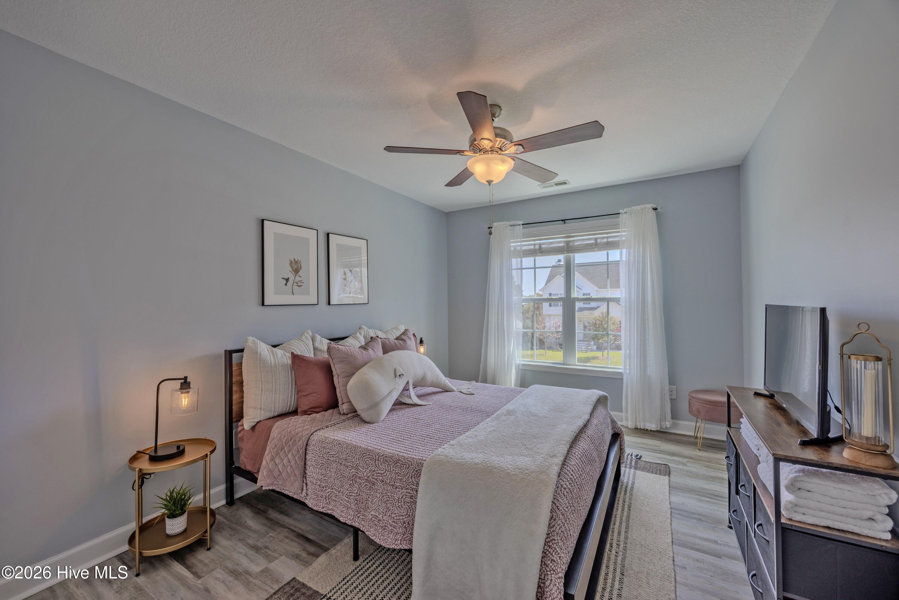 100562922 | Photo 33