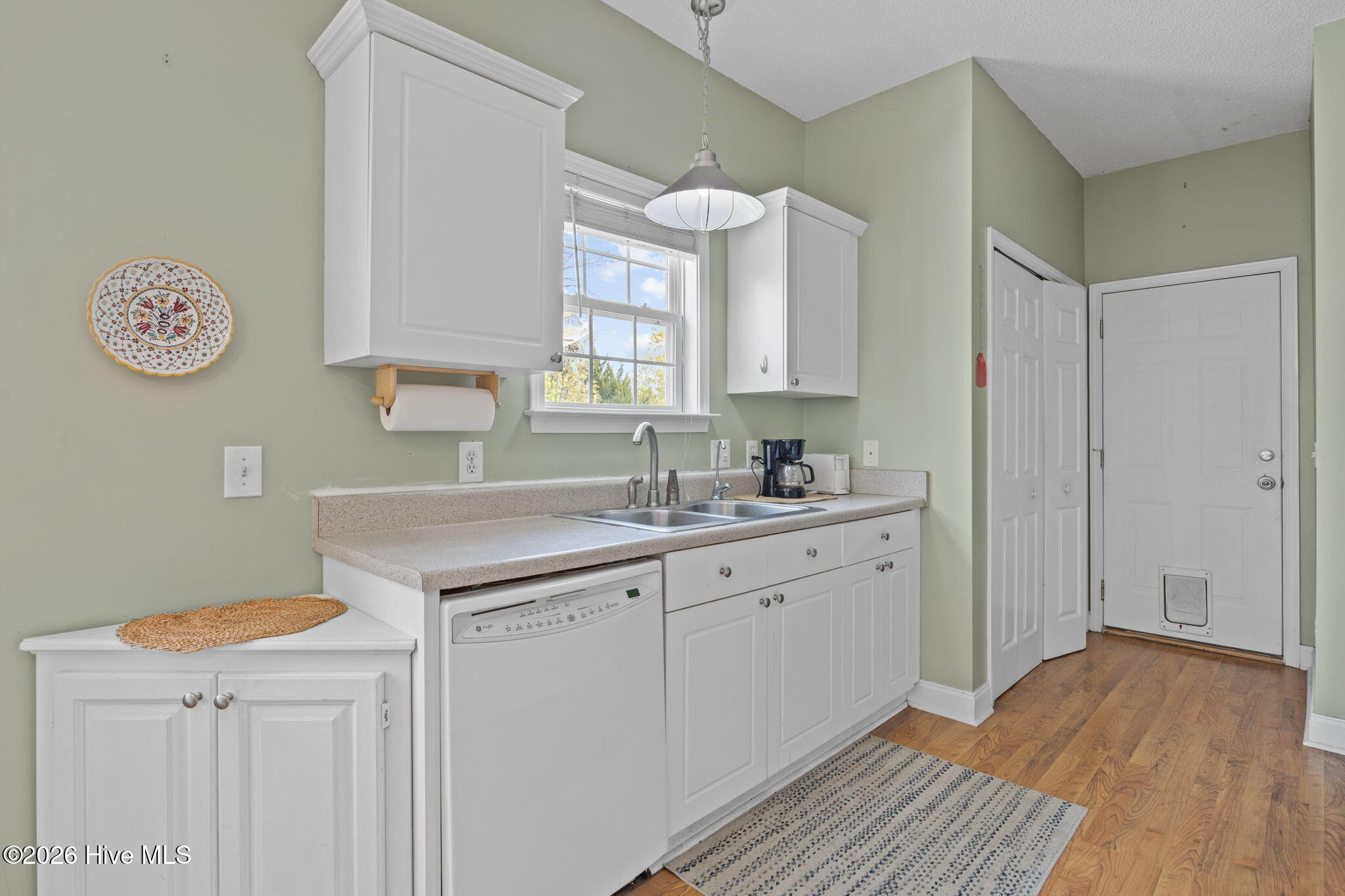 100563147 | Photo 12