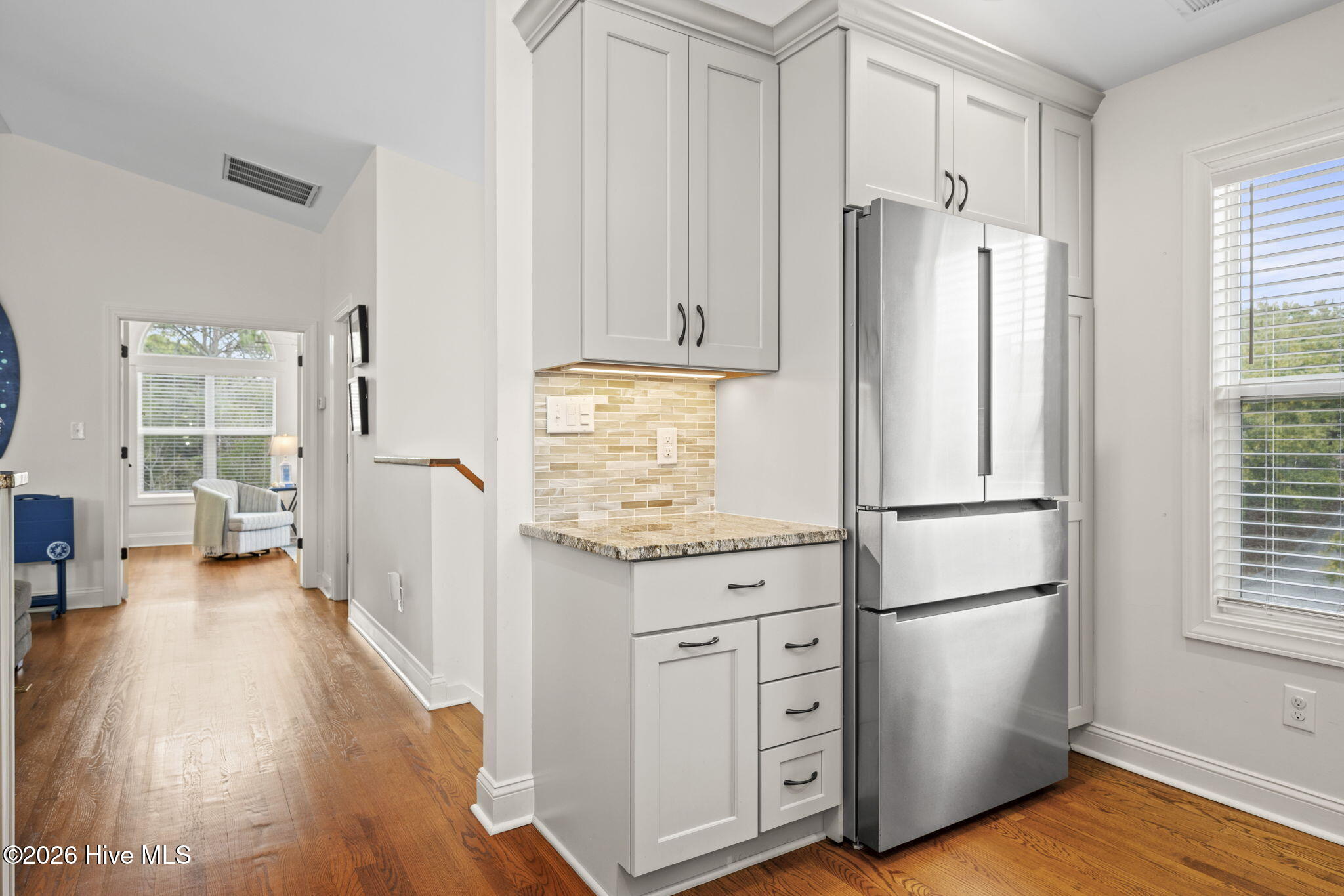 100557272 | Photo 23