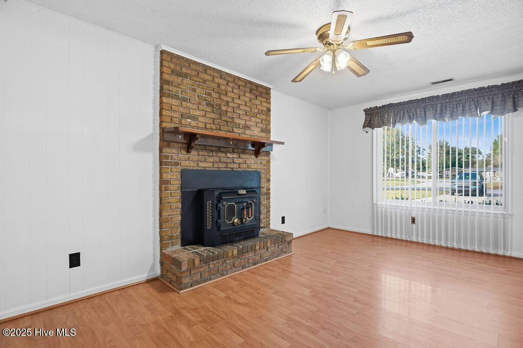 100538404 | Photo 24