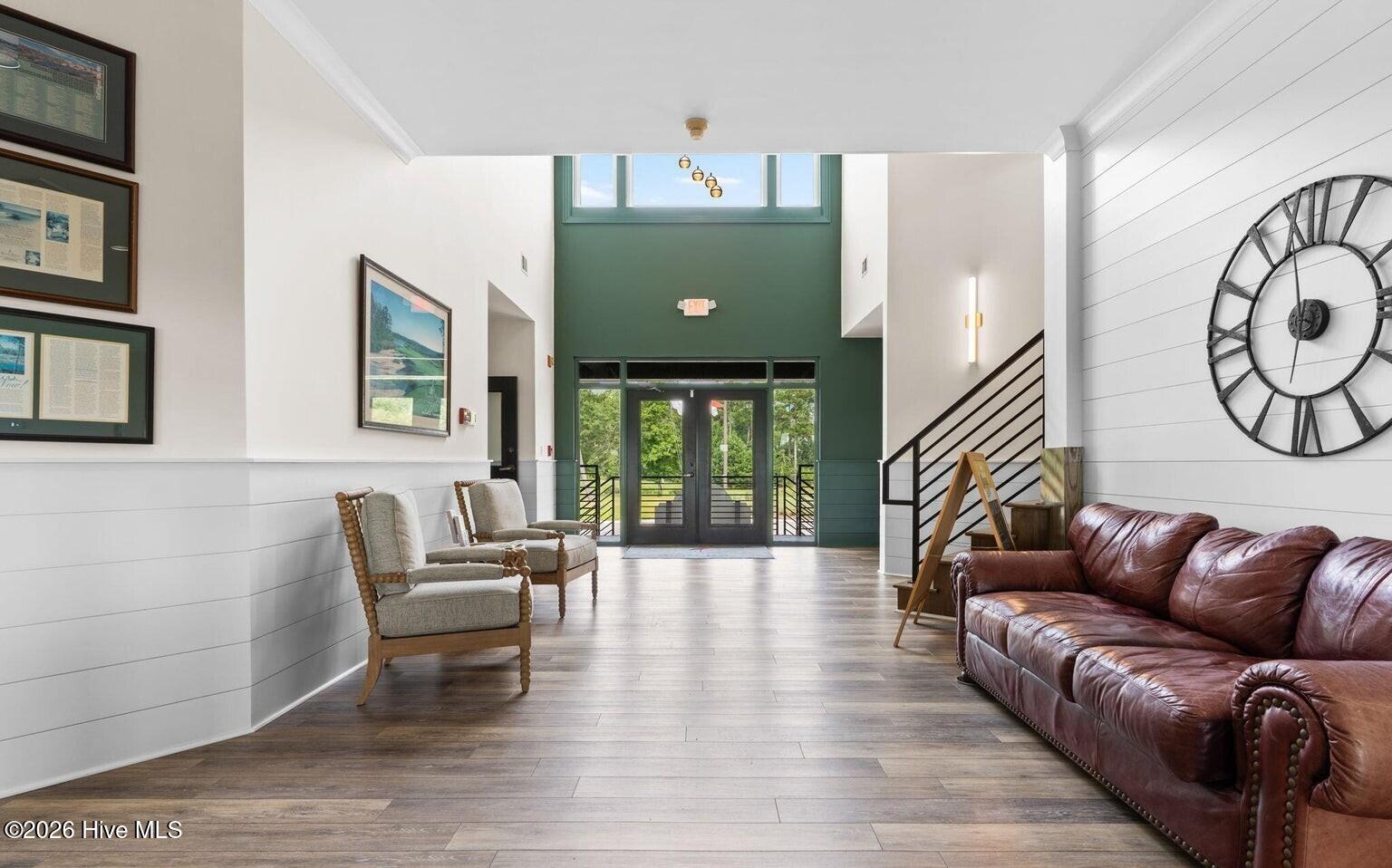 100561397 | Photo 85