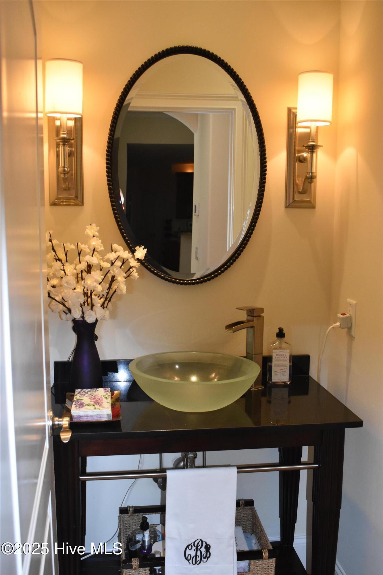 100518615 | Photo 12