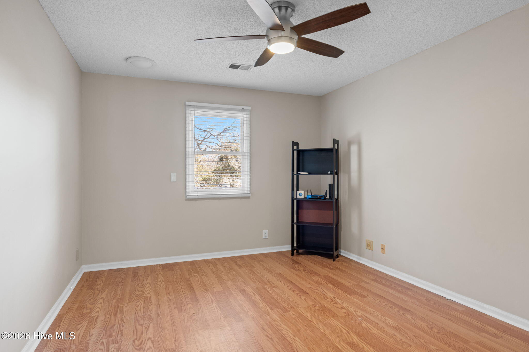 100562881 | Photo 30