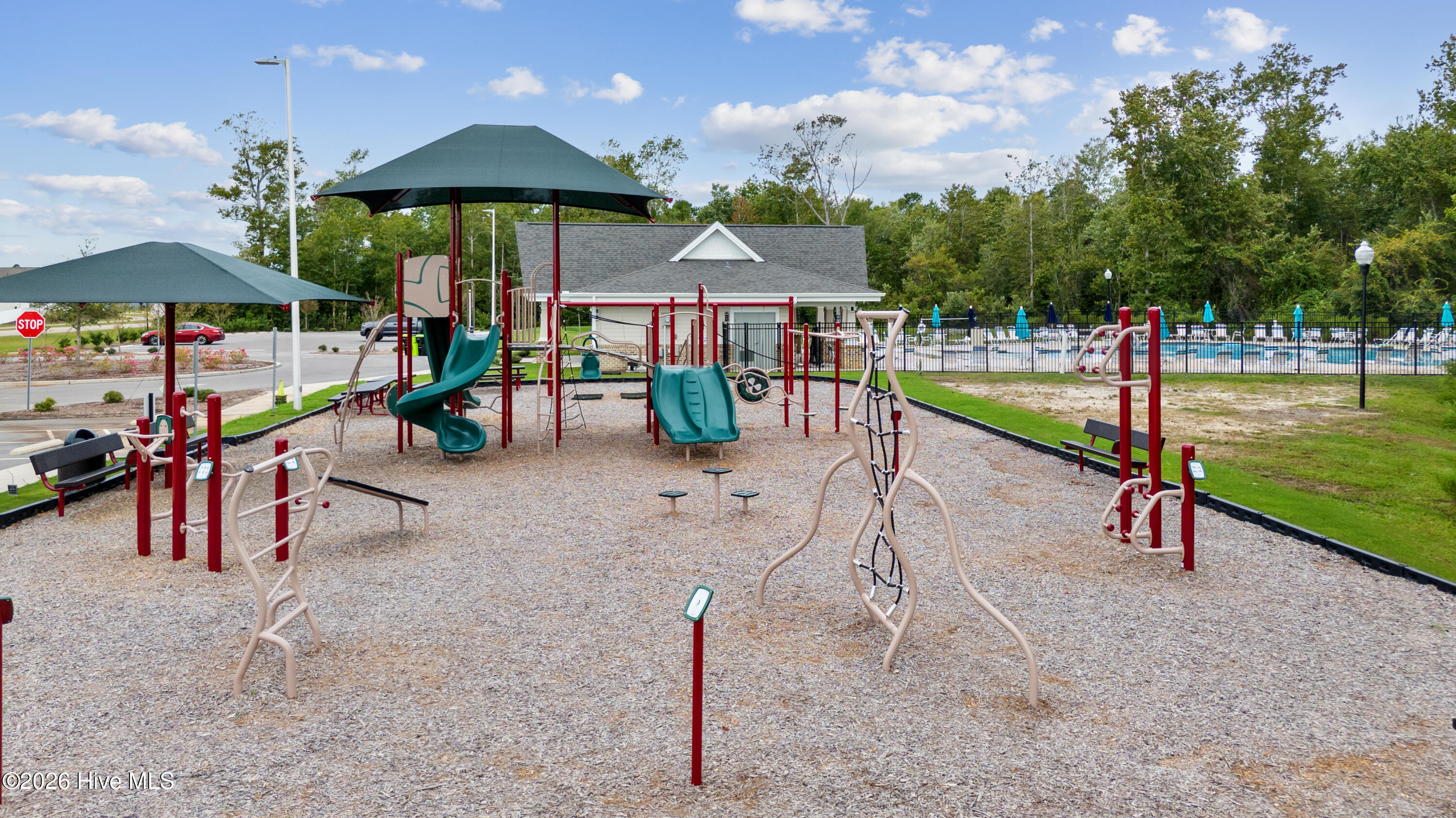 100558195 | Photo 50