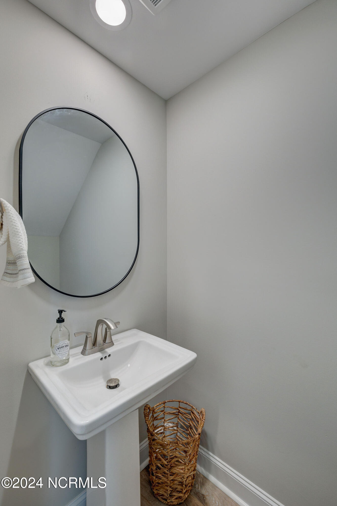 100548274 | Photo 17