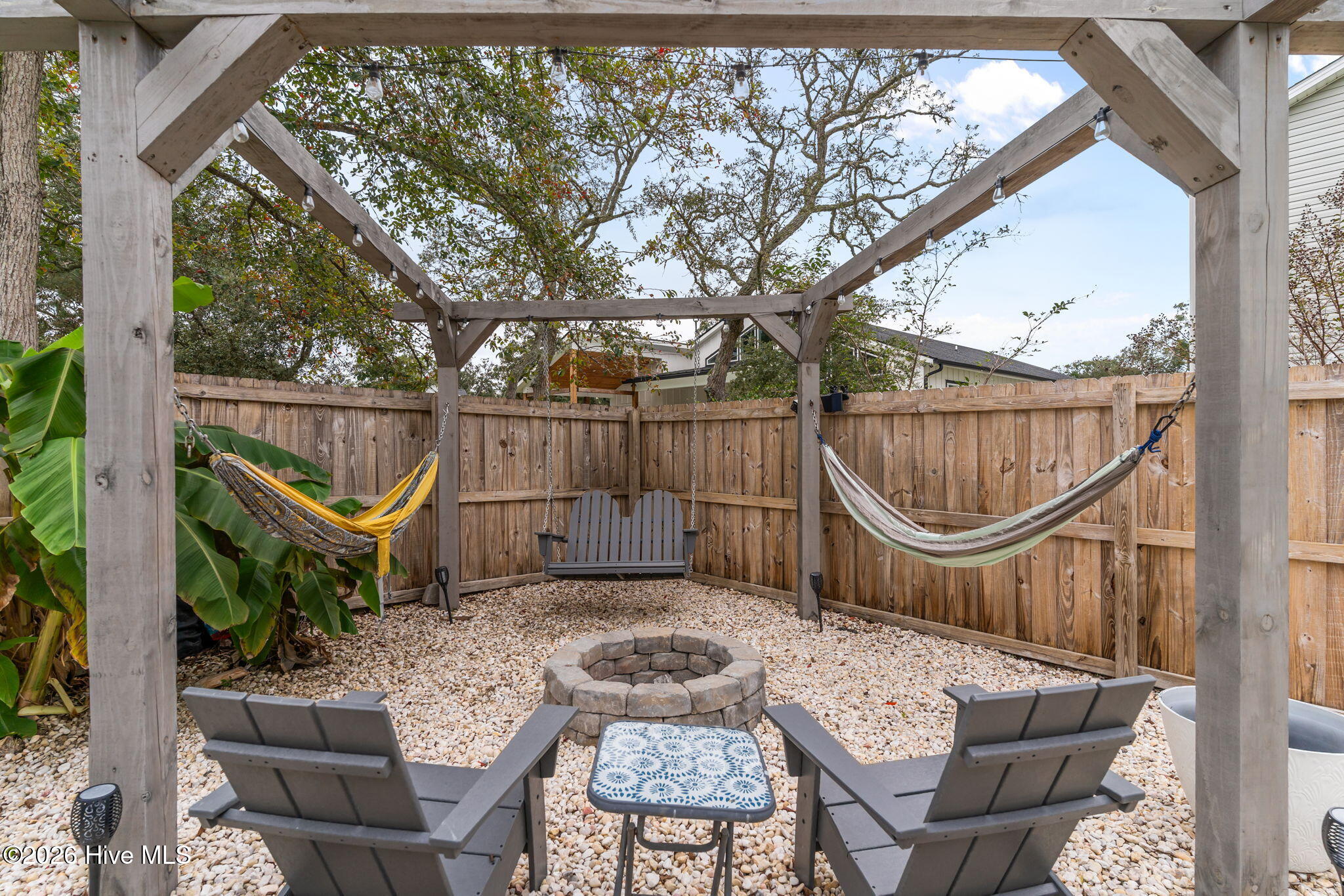 100557179 | Photo 47