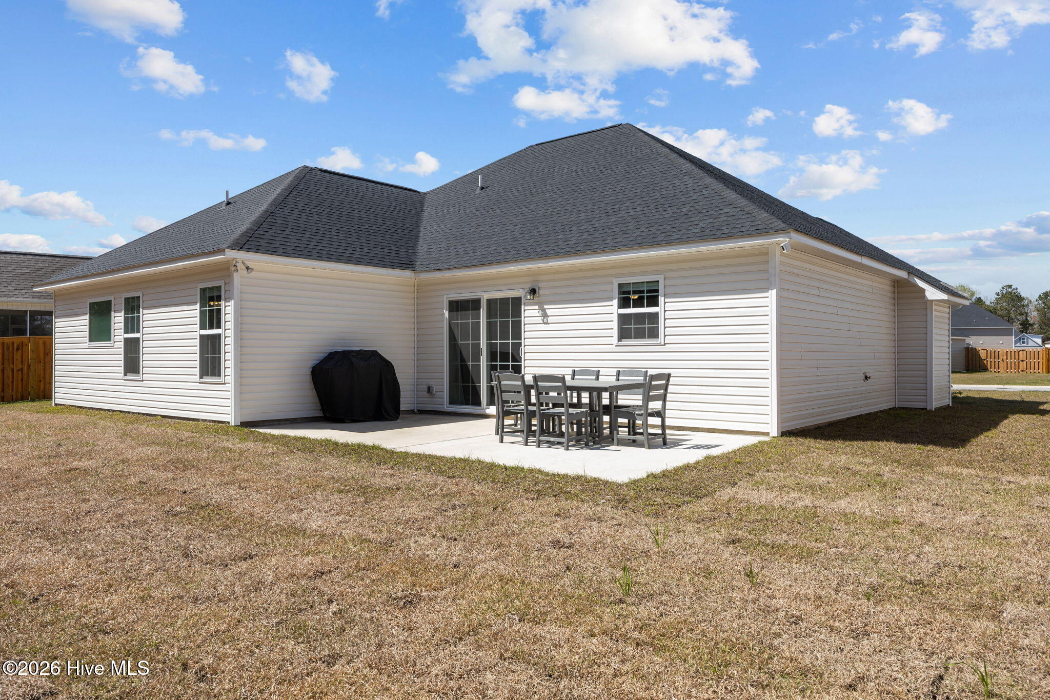 100563738 | Photo 48