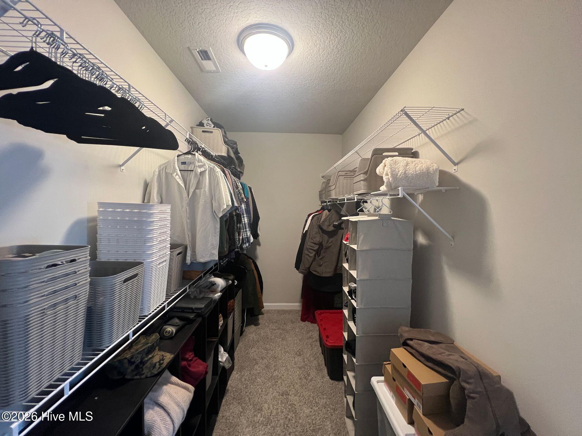 100560818 | Photo 12