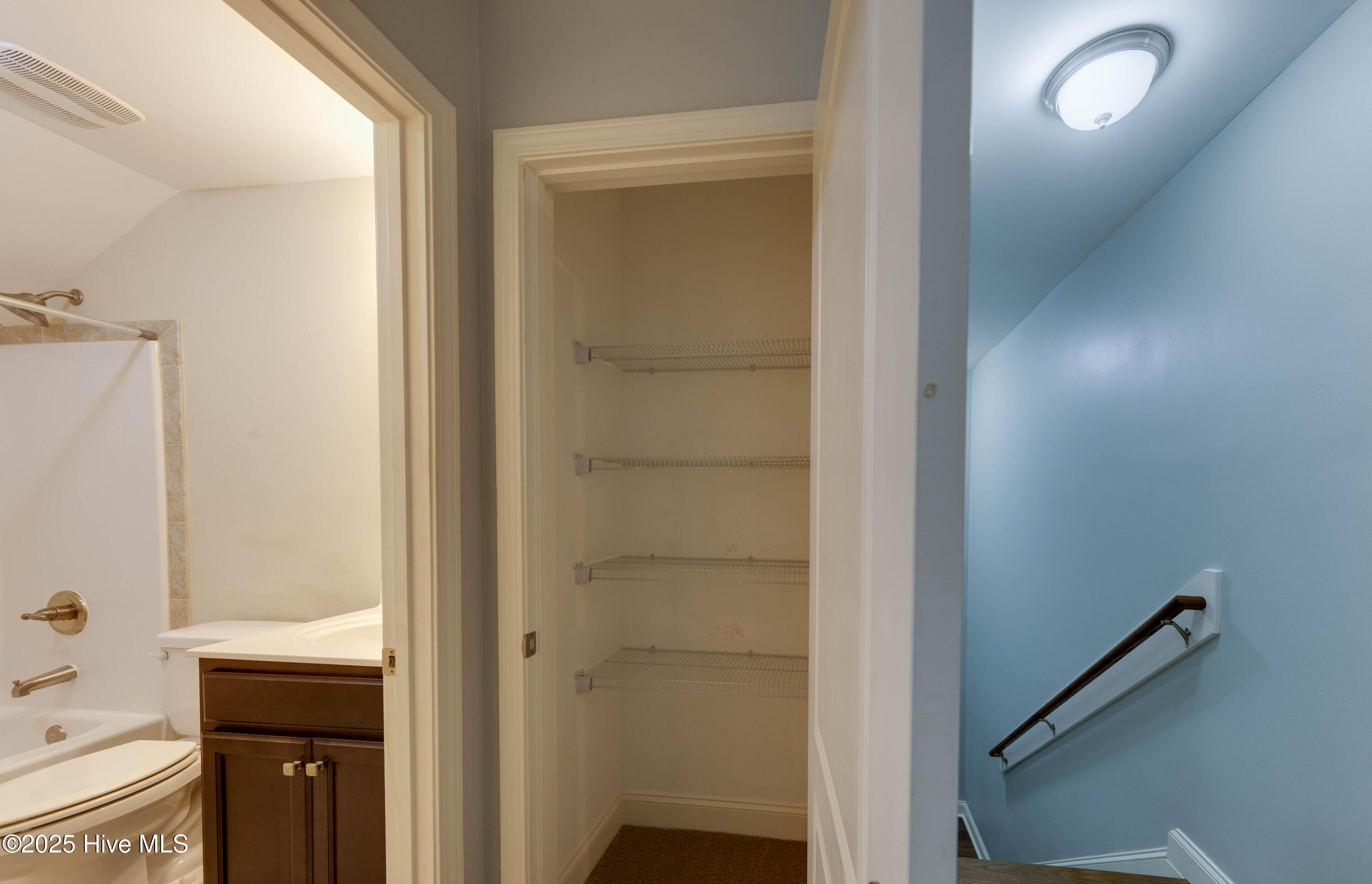 100504792 | Photo 37