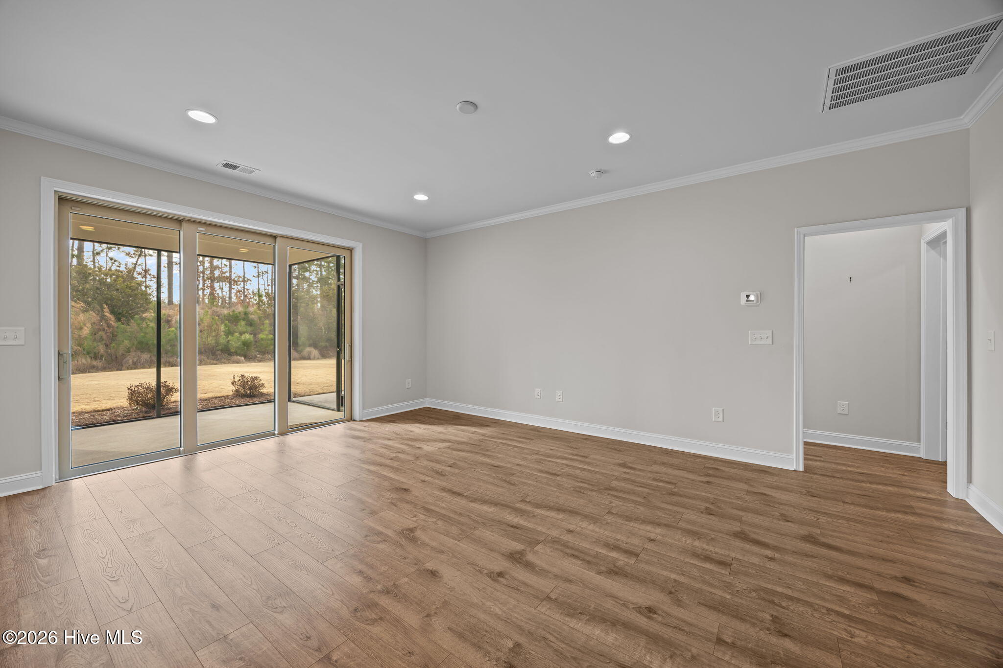 100551167 | Photo 17