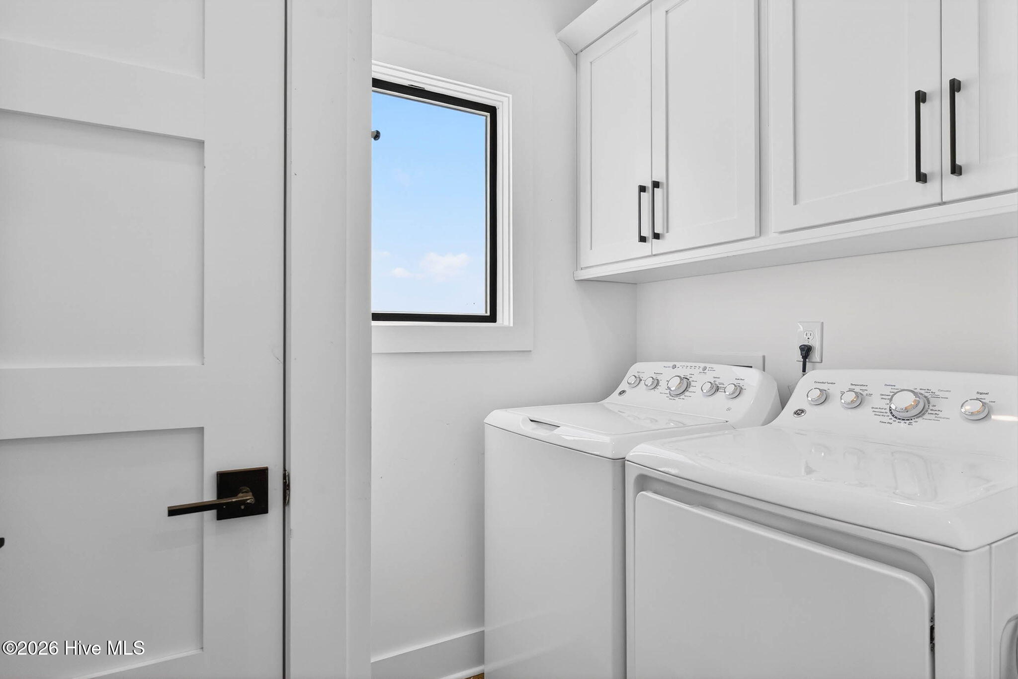 100561676 | Photo 37