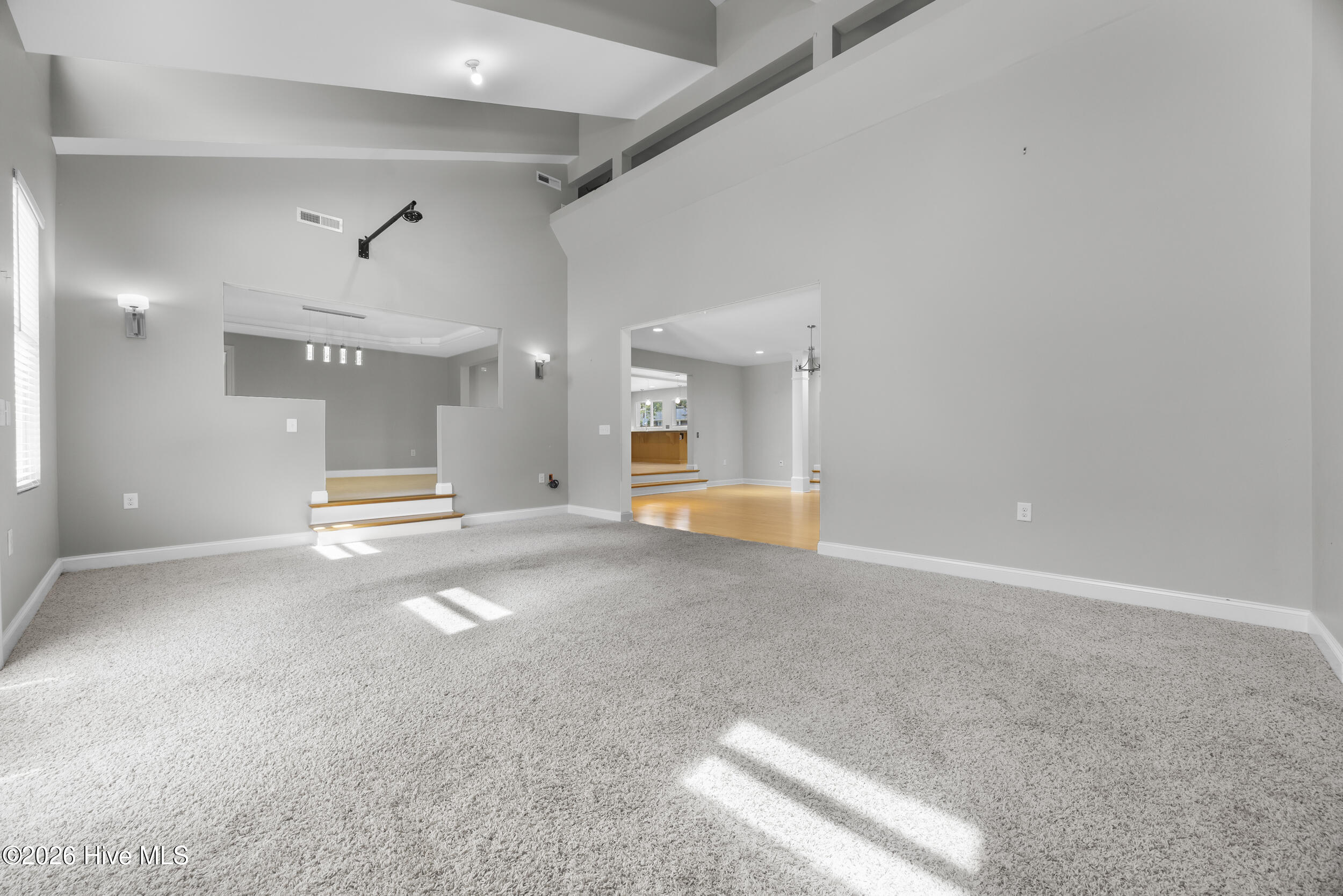 100569624 | Photo 10