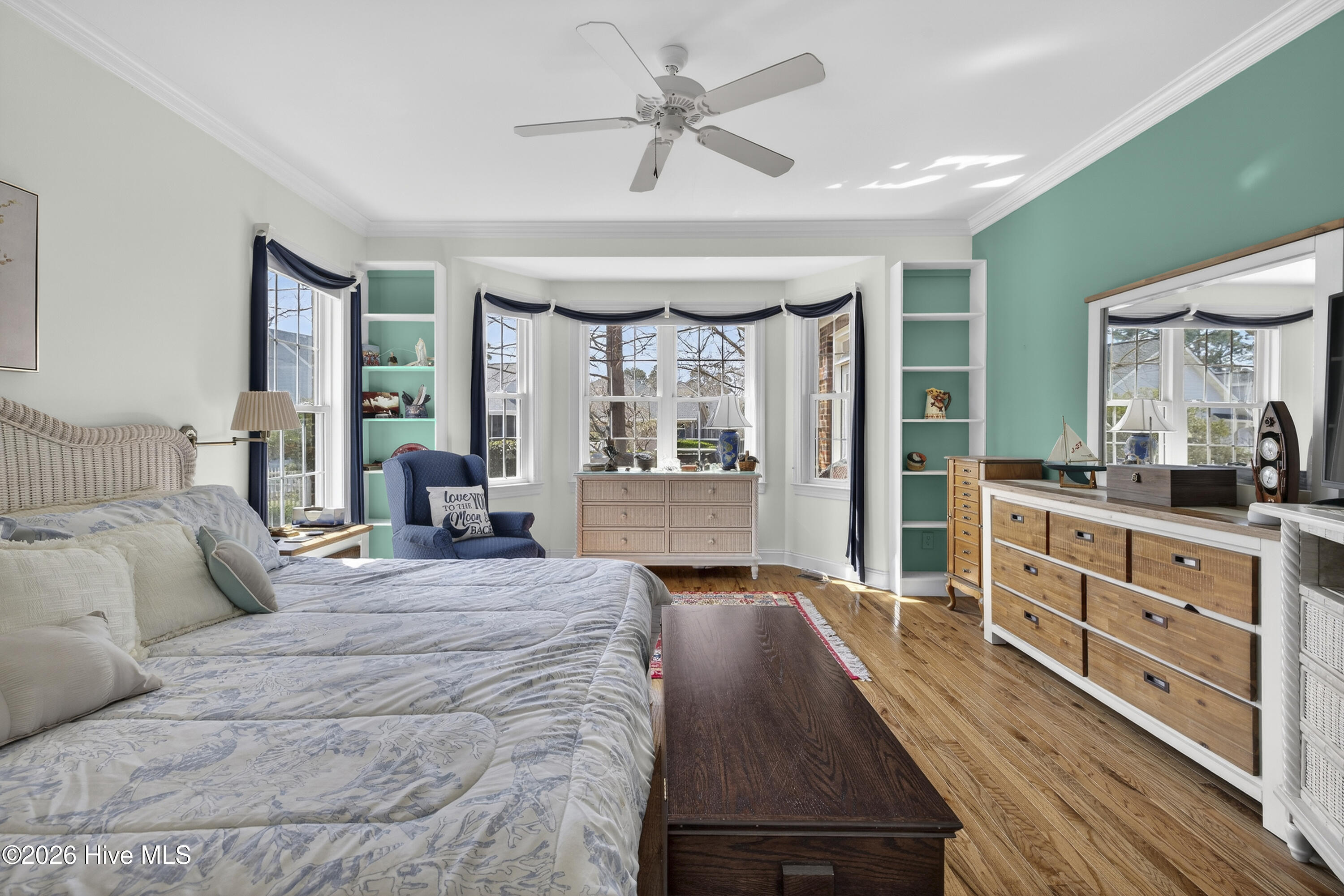 100561189 | Photo 35