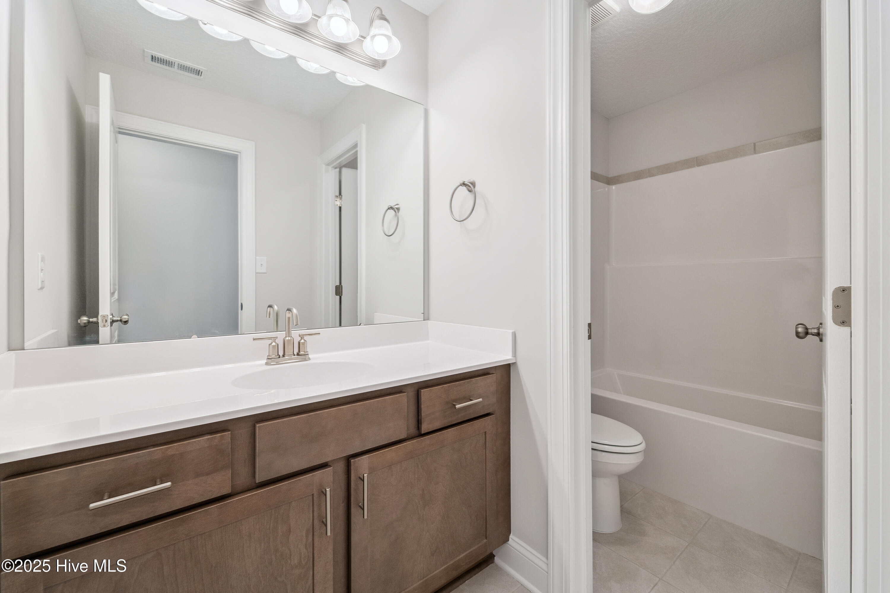 100505729 | Photo 40