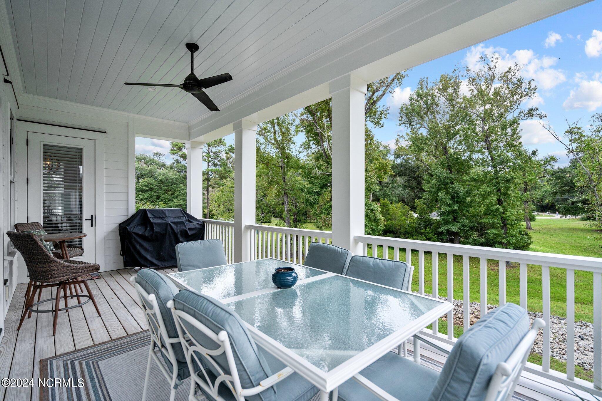 100556324 | Photo 42