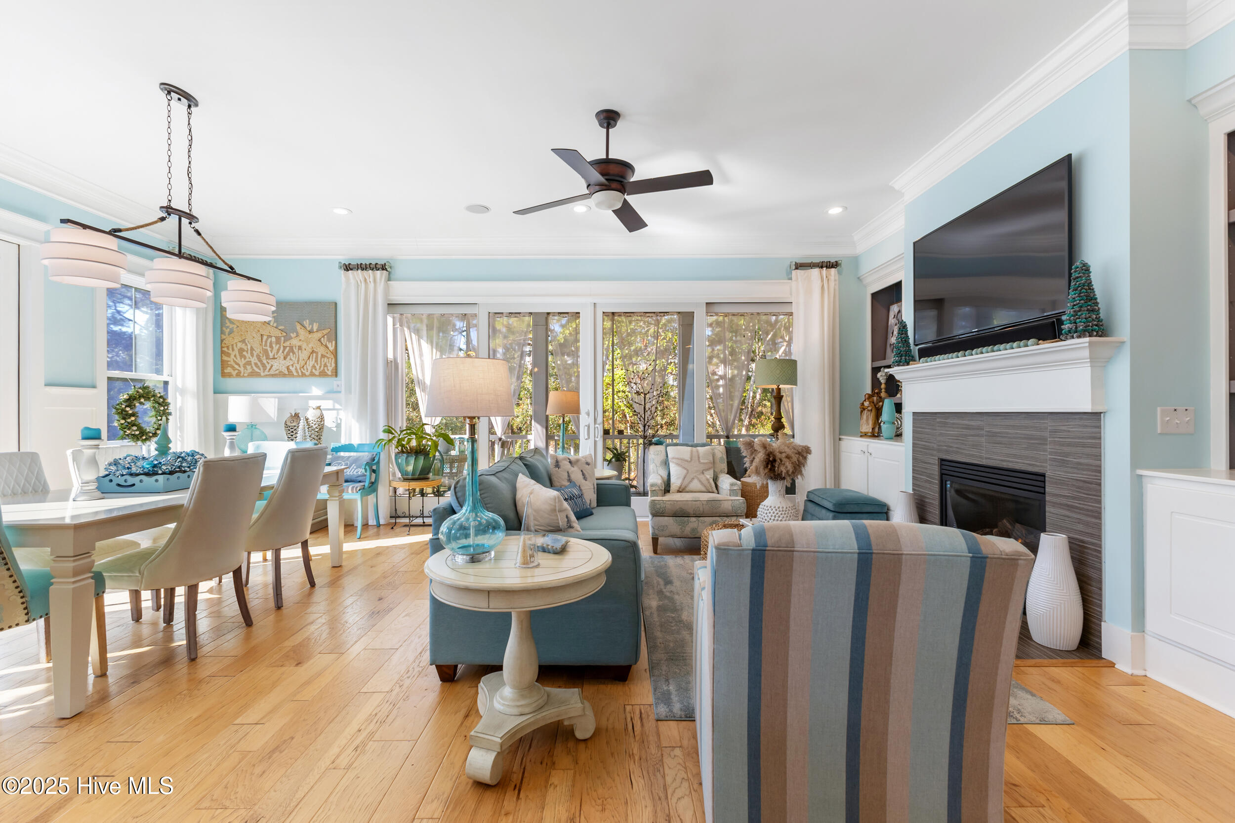 100543179 | Photo 14