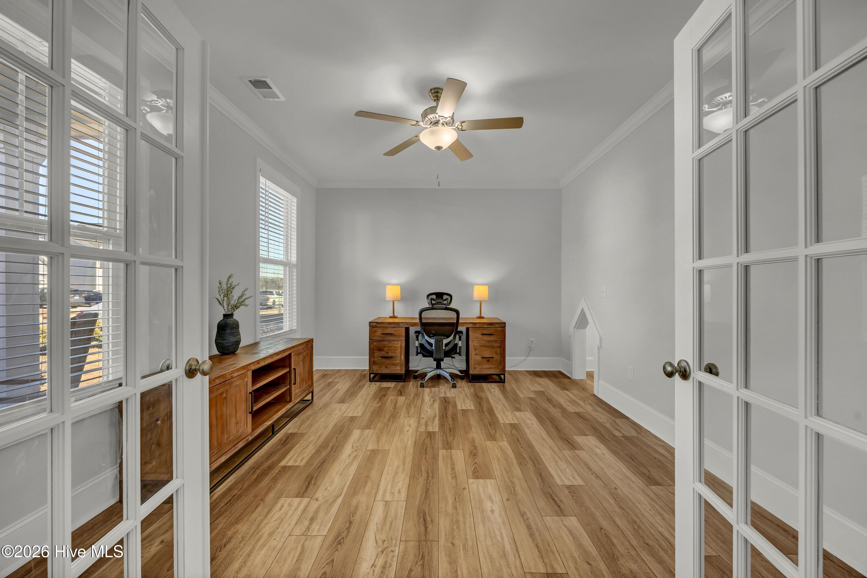 100555311 | Photo 23