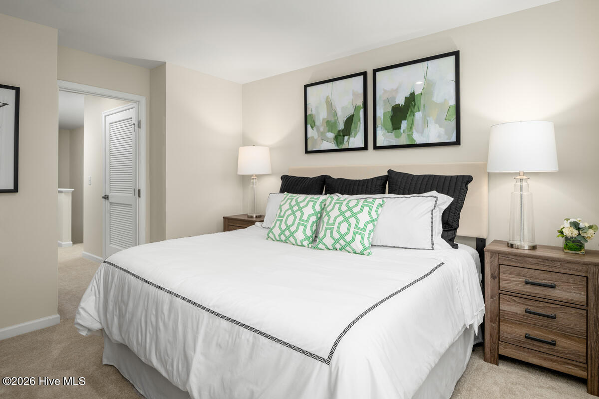 100564716 | Photo 11