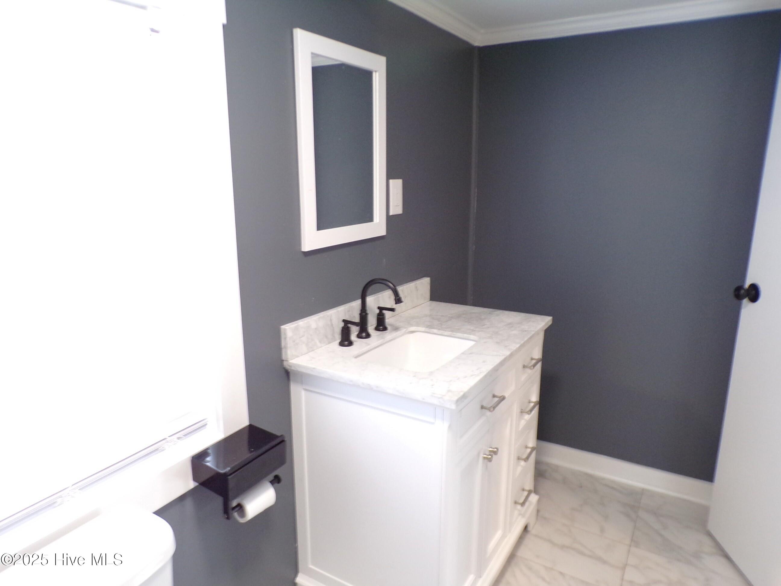 100546190 | Photo 12