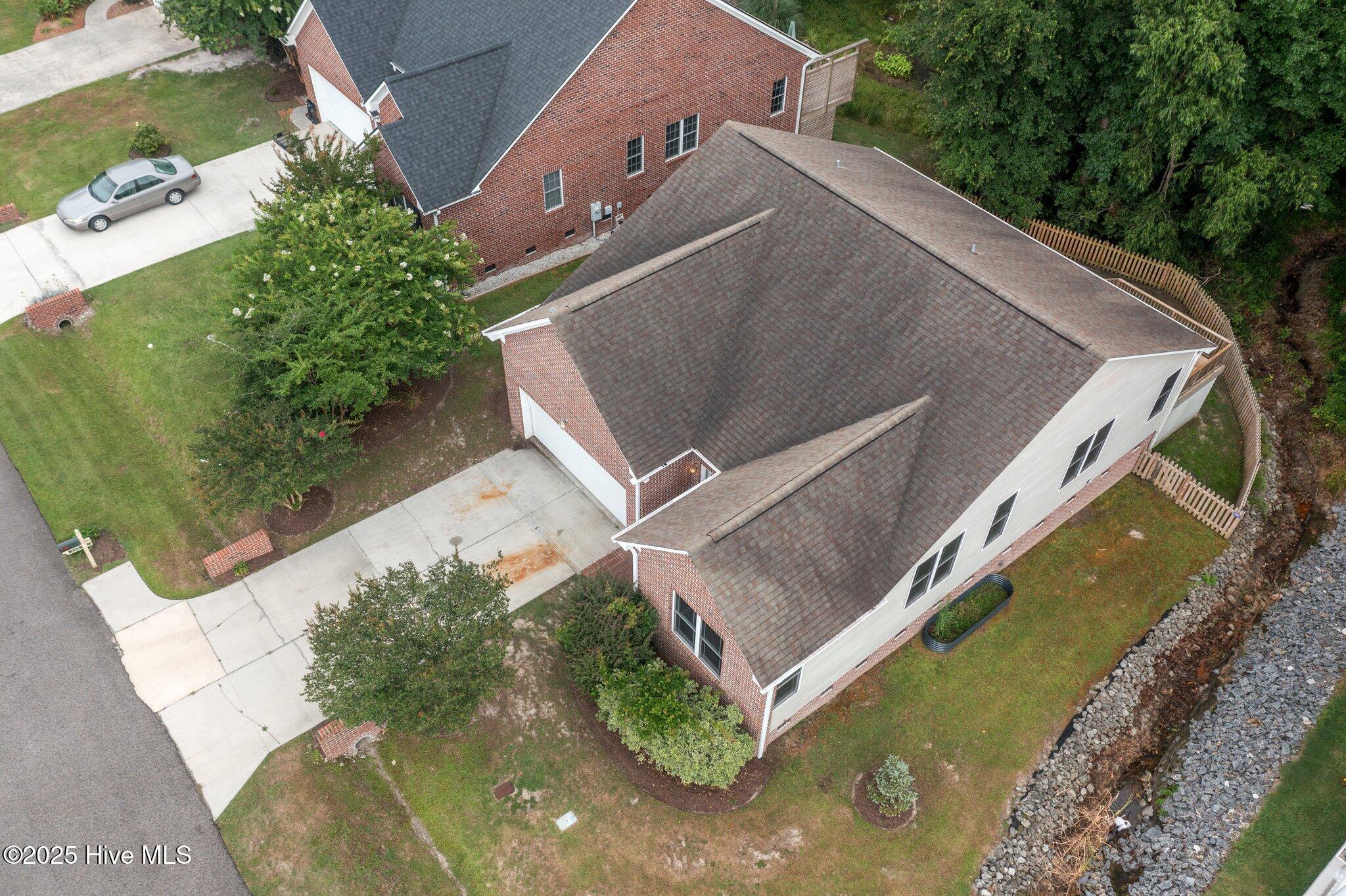 100559158 | Photo 42