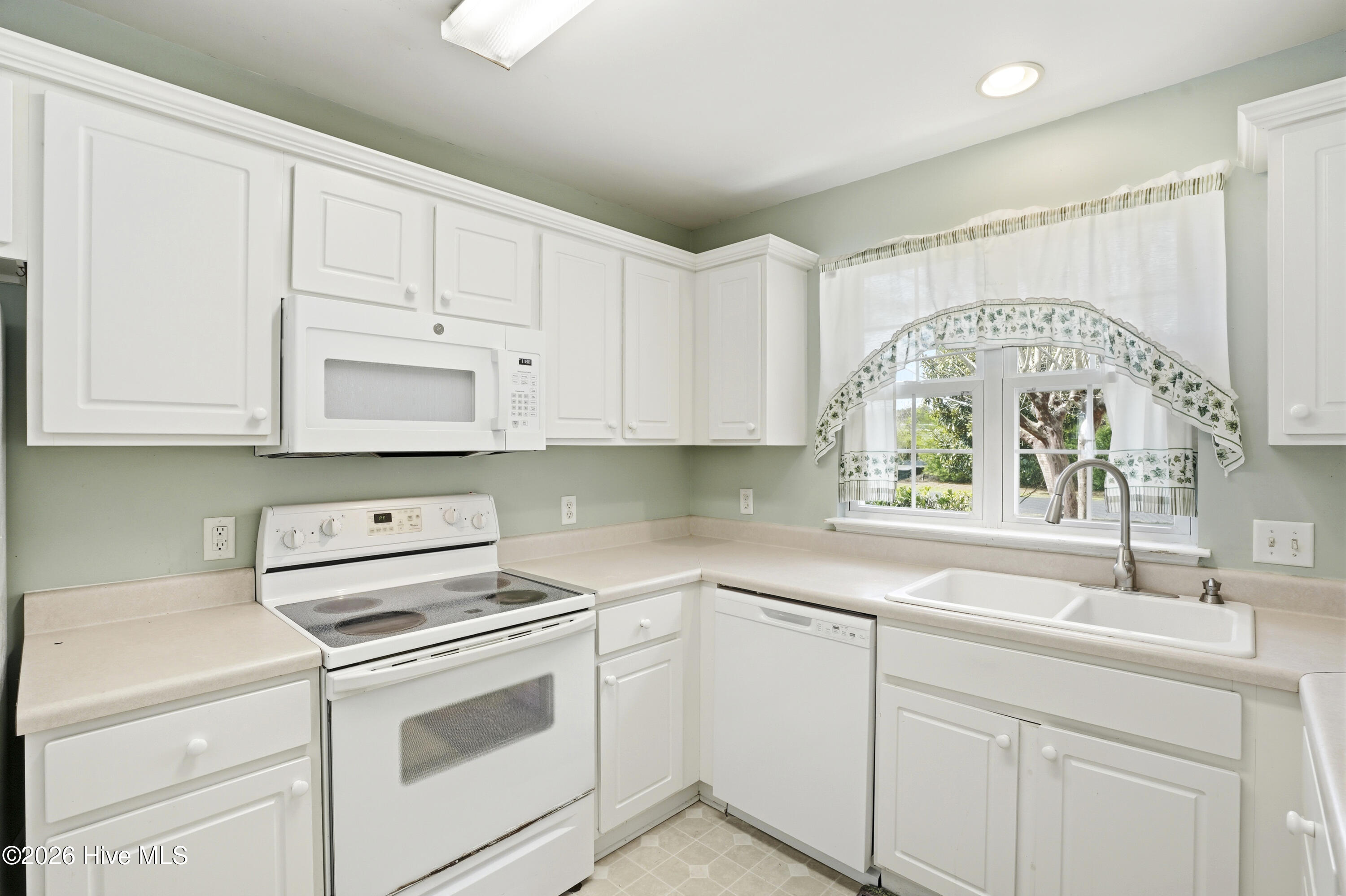 100562955 | Photo 27