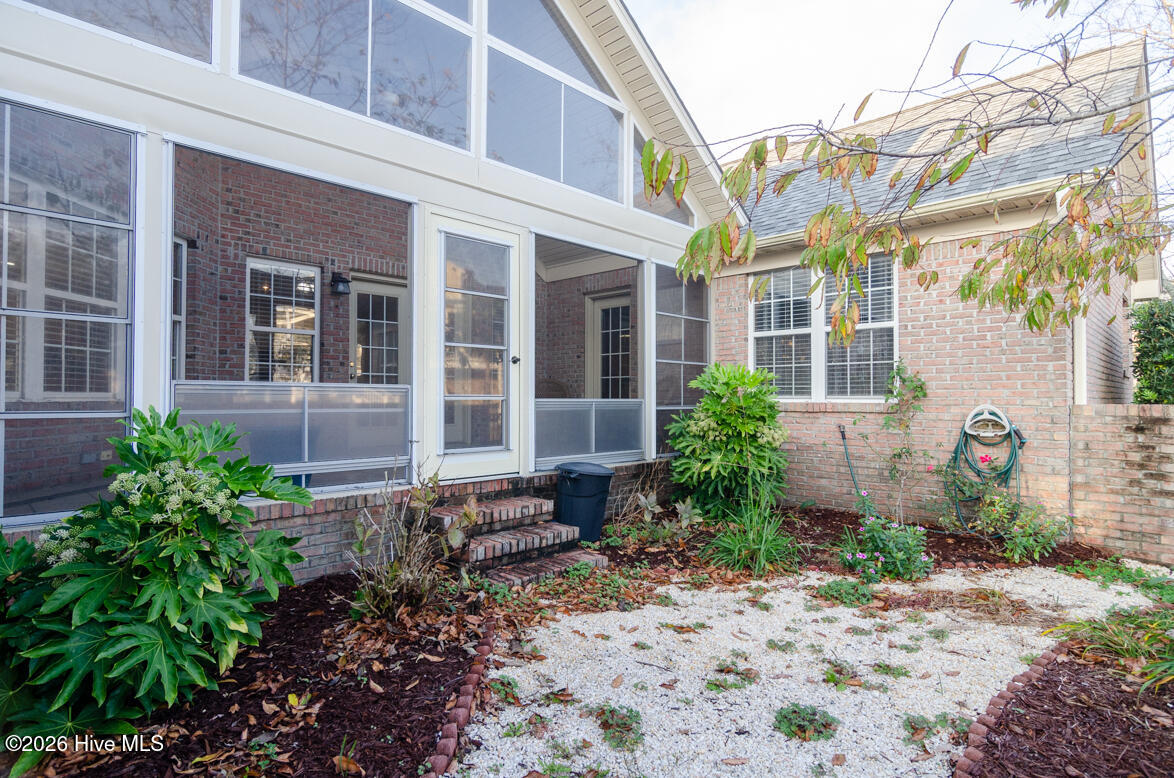 100567323 | Photo 29