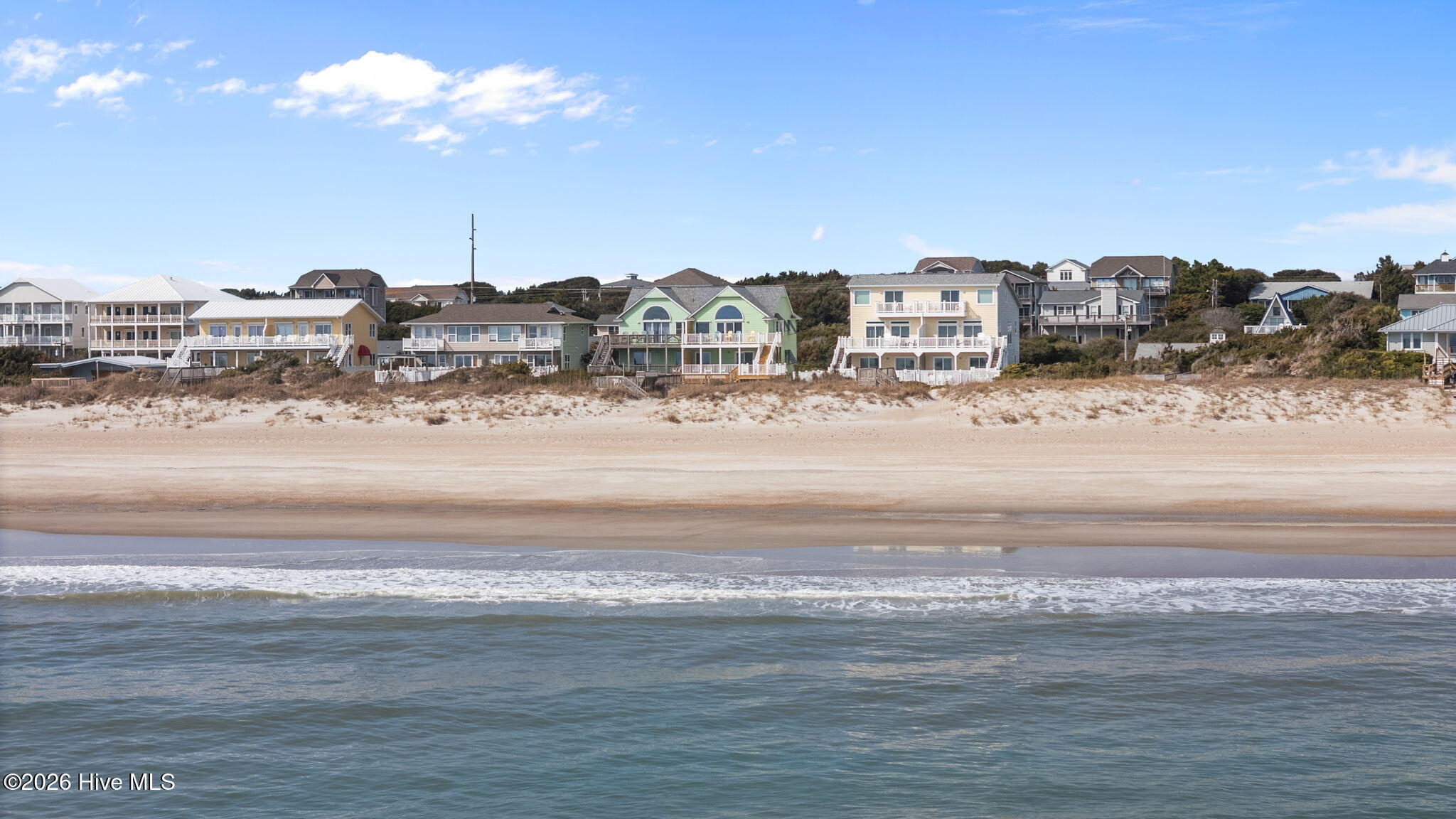 100558728 | Photo 35