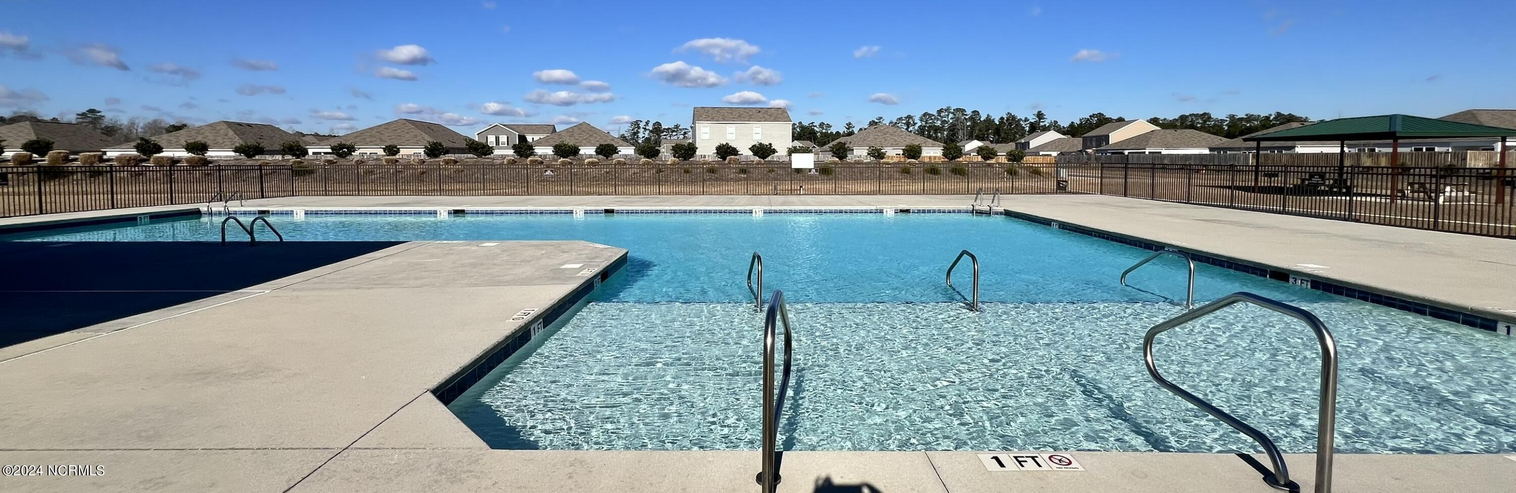 100565972 | Photo 22