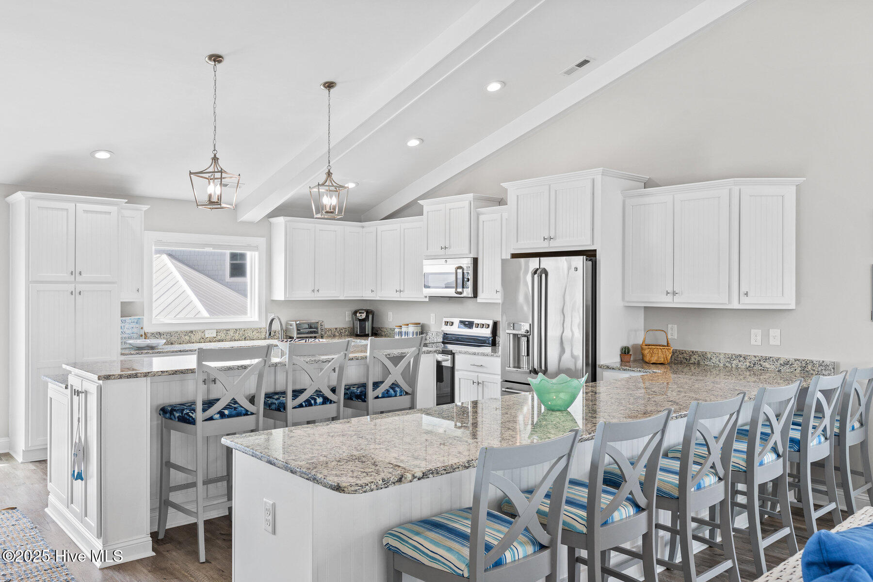 100518577 | Photo 15