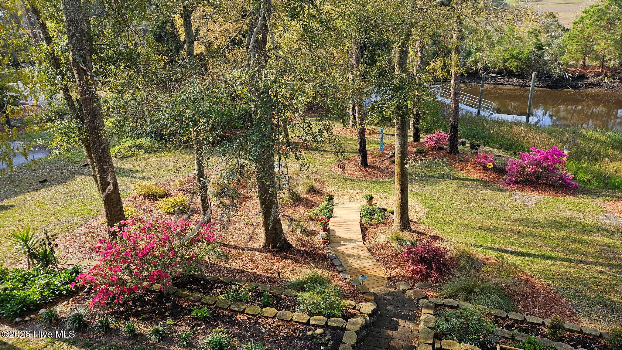 100558416 | Photo 54