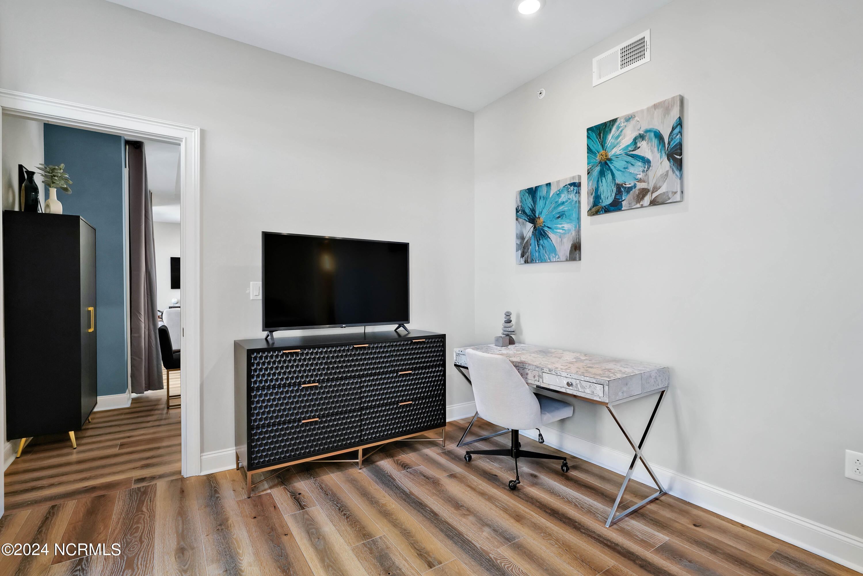 100556540 | Photo 25