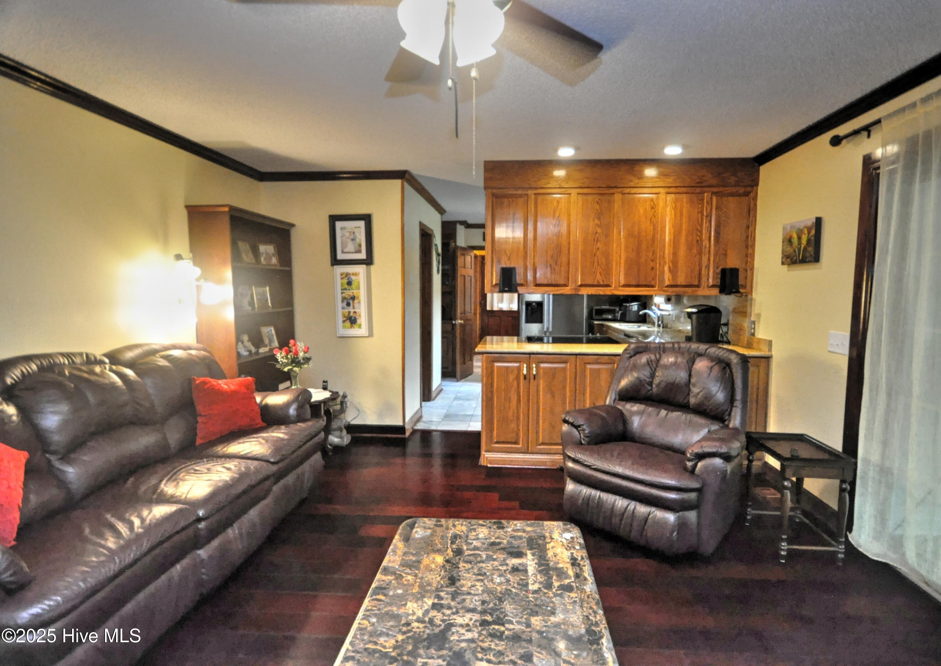 100546216 | Photo 19