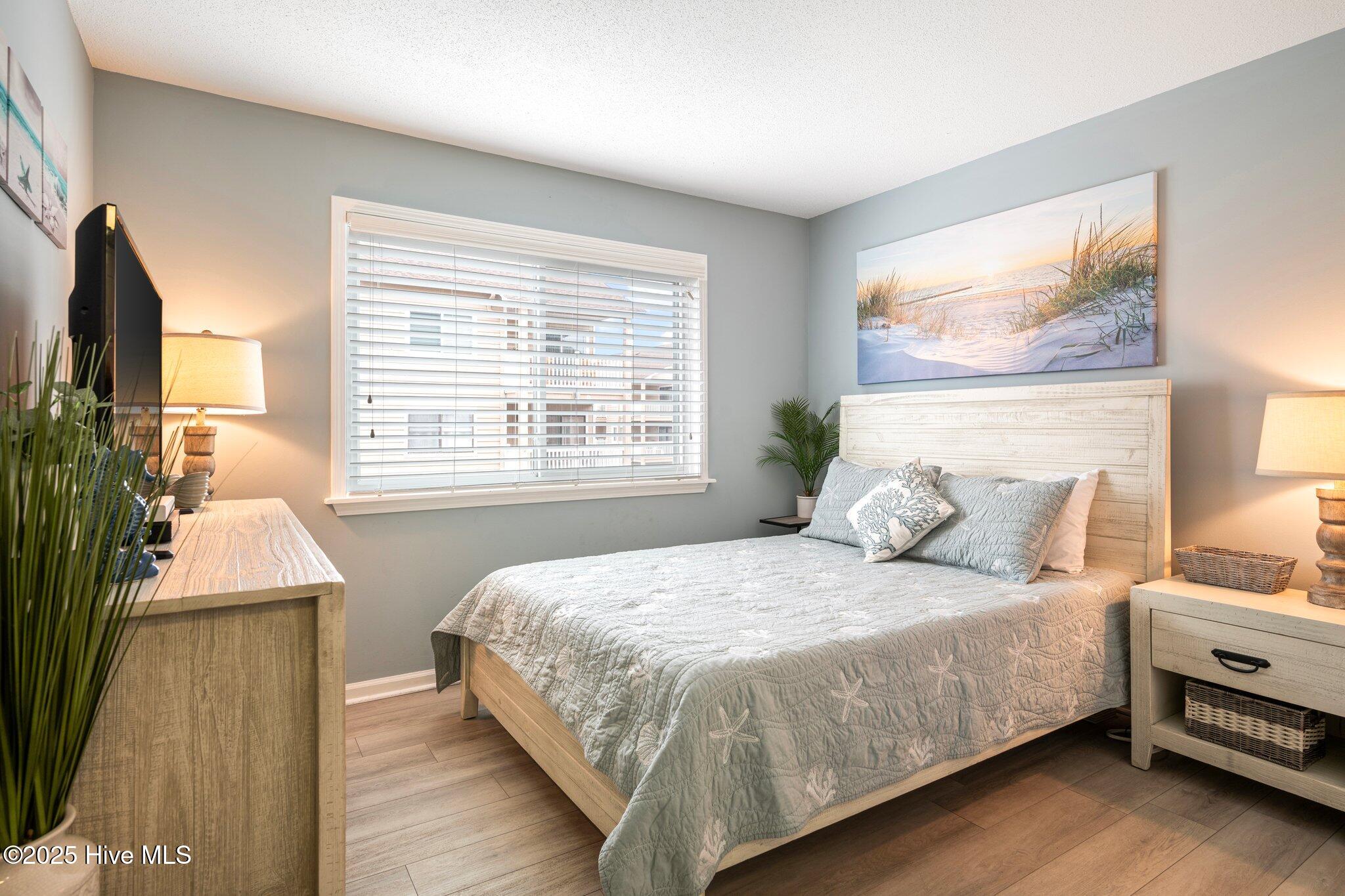 100495398 | Photo 12