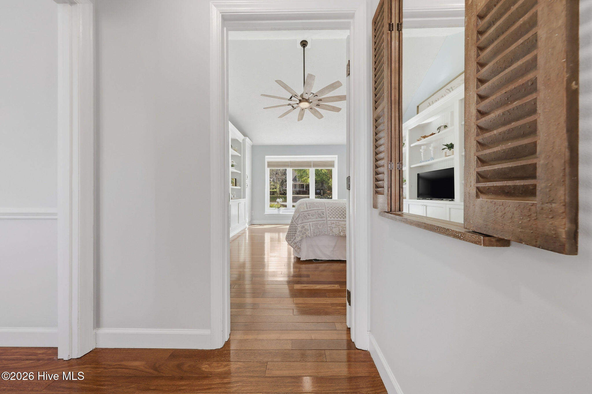 100567317 | Photo 16