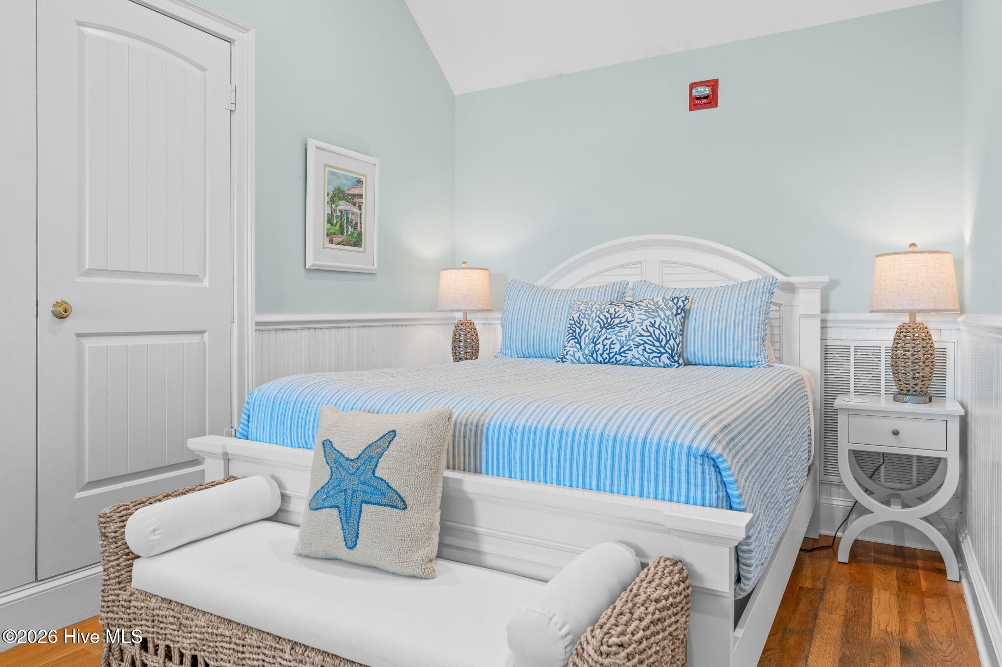 100550186 | Photo 33