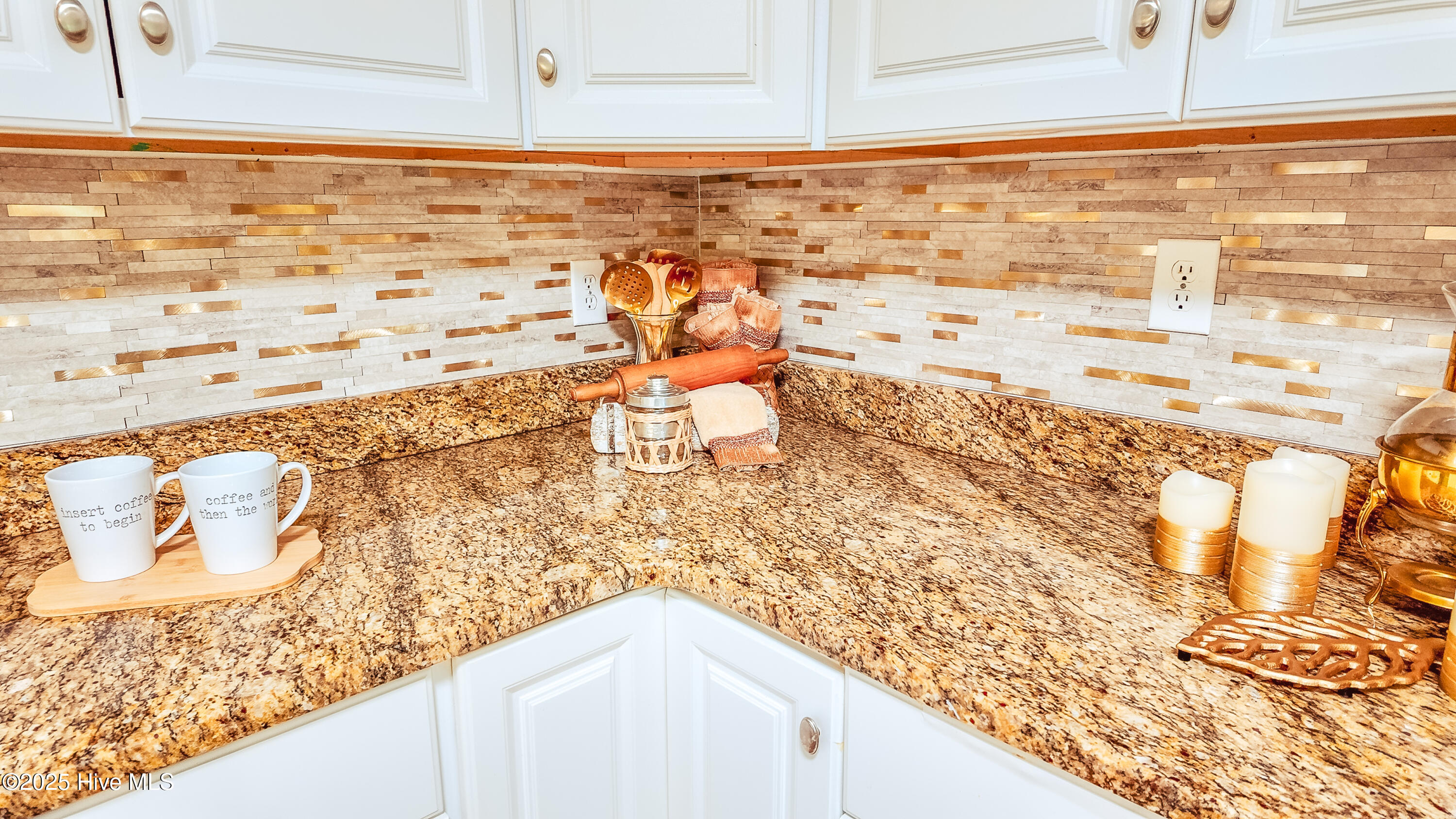 100517636 | Photo 12