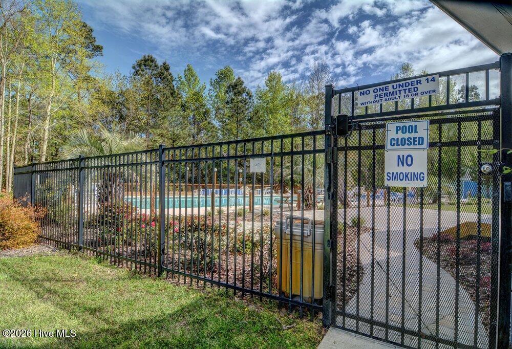 100568961 | Photo 71