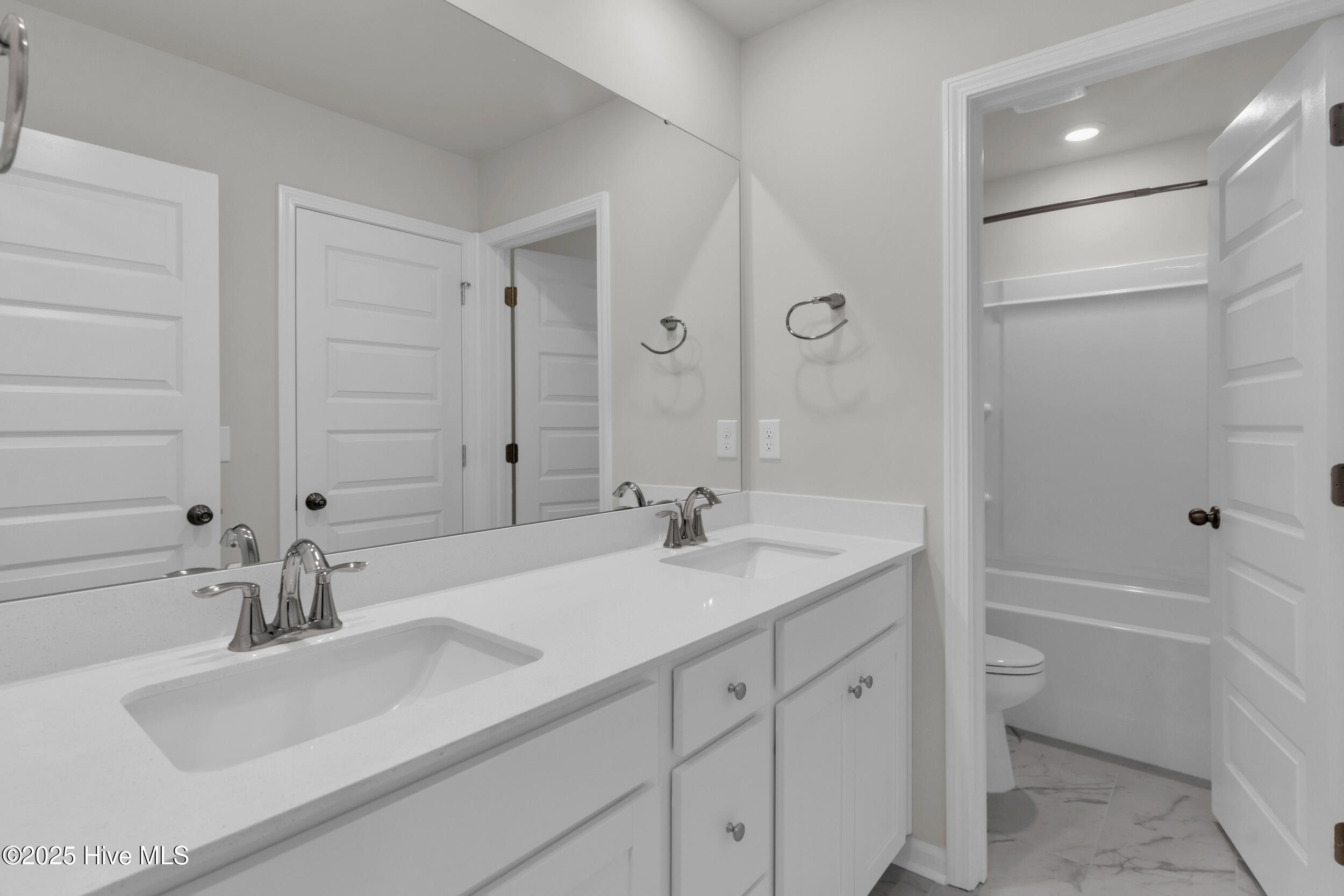 100546291 | Photo 22