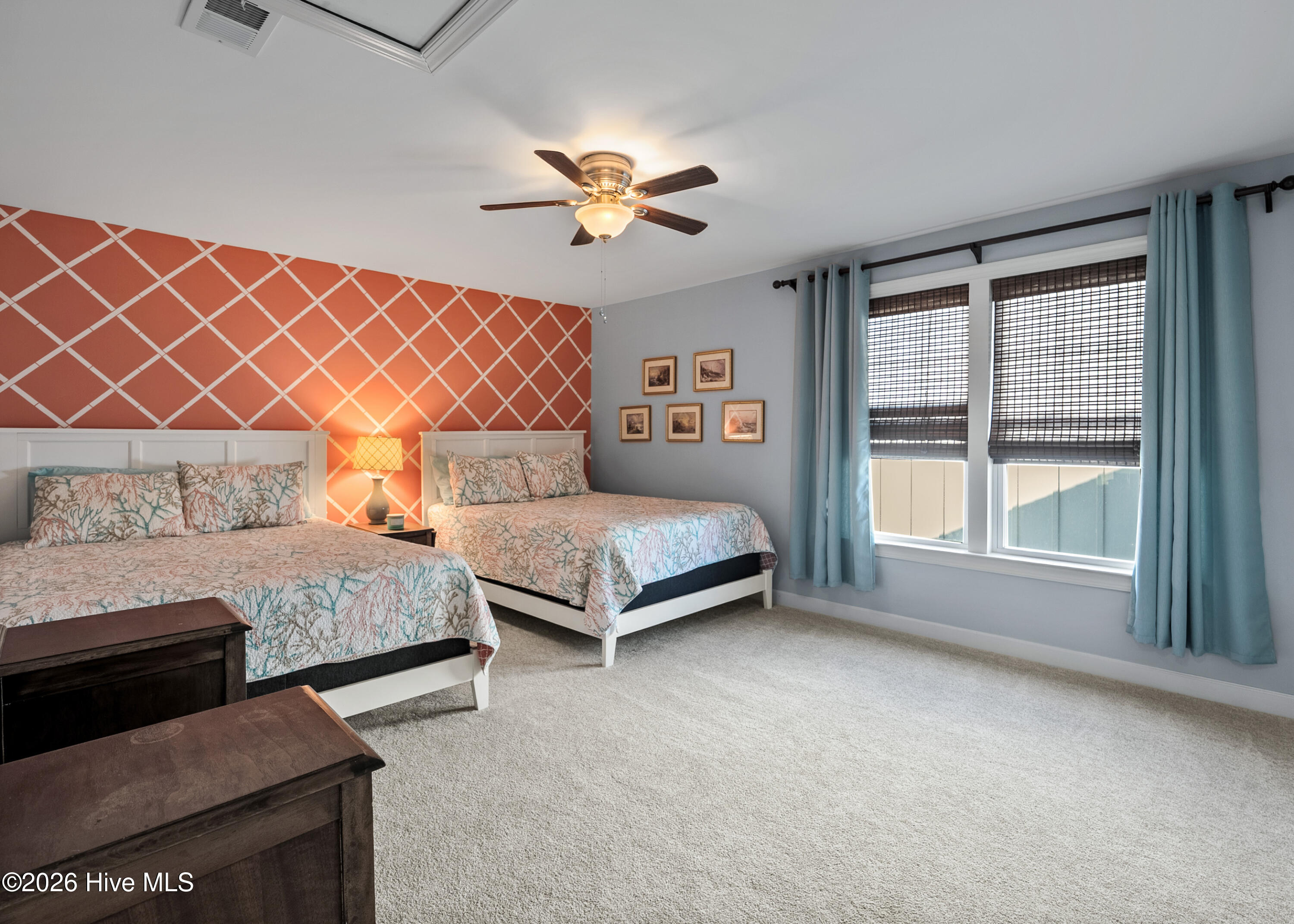 100553869 | Photo 38