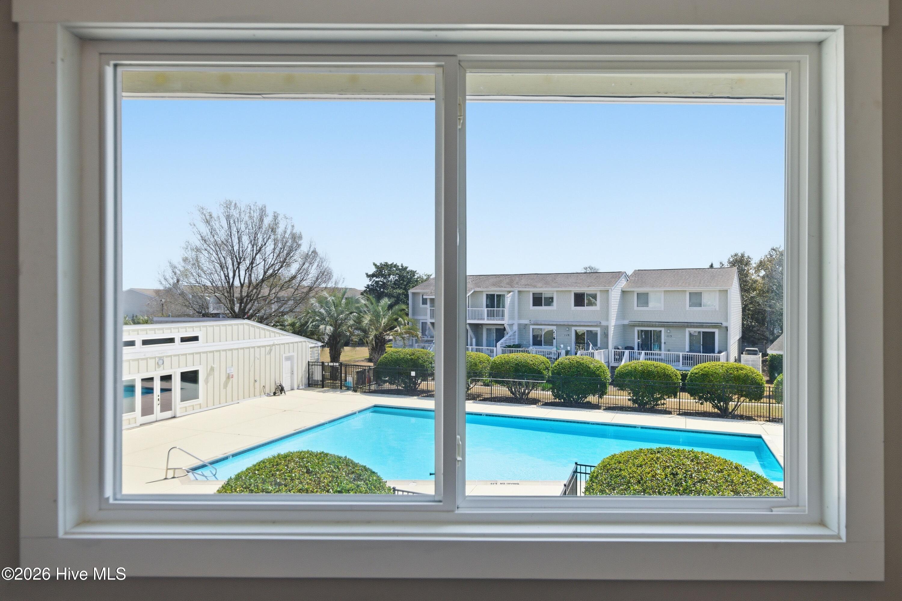 100559841 | Photo 18